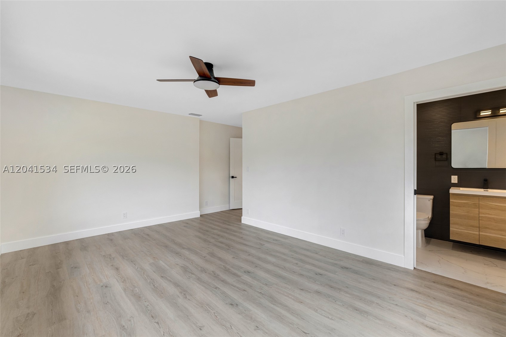 5718 NE 15th Ave Fort Lauderdale, FL 33334