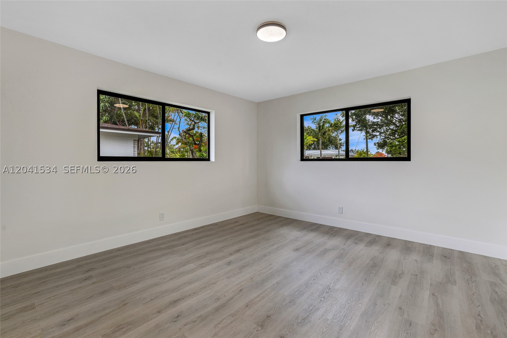 5718 NE 15th Ave Fort Lauderdale, FL 33334