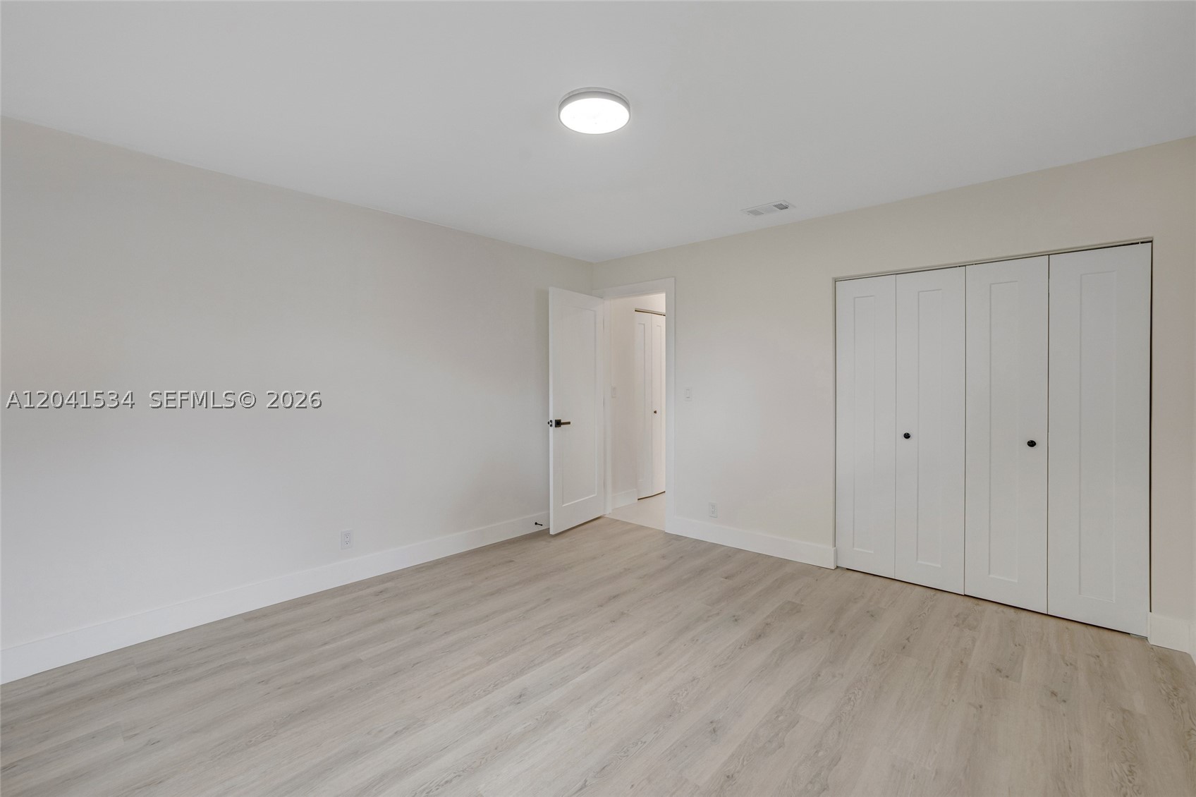5718 NE 15th Ave Fort Lauderdale, FL 33334
