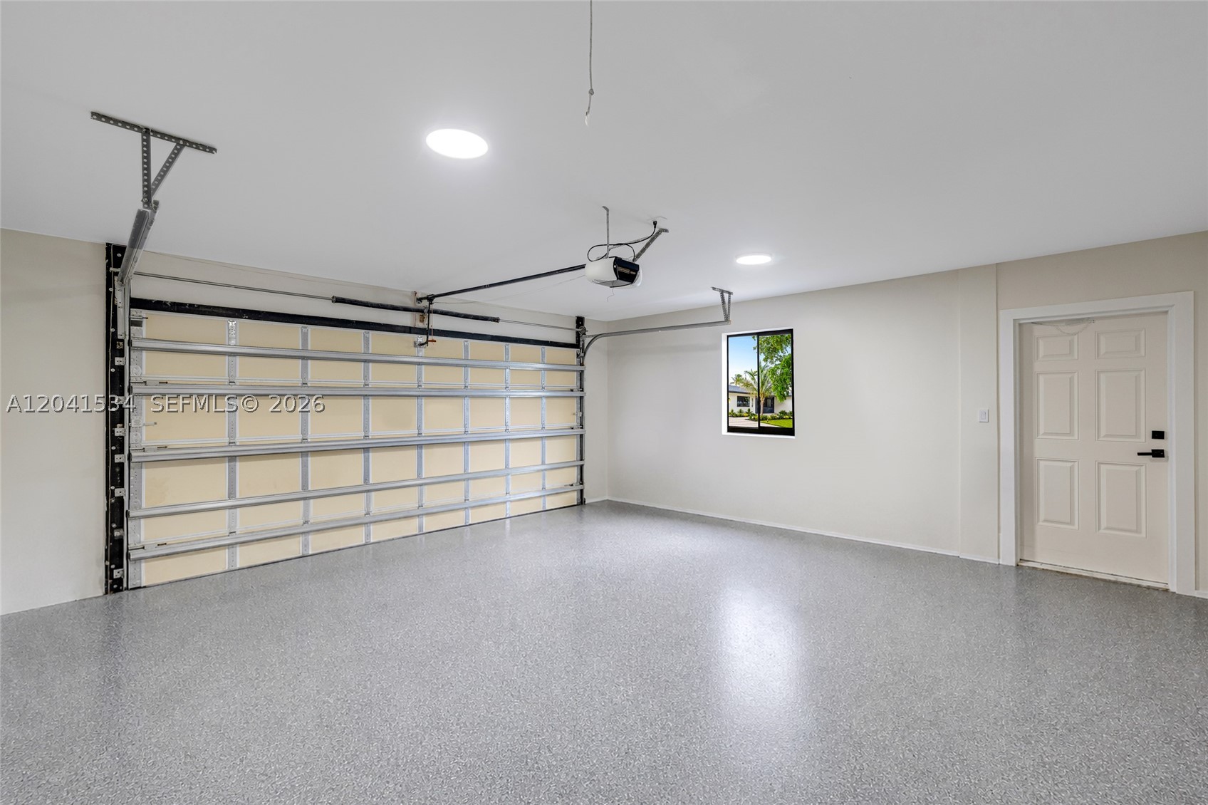 5718 NE 15th Ave Fort Lauderdale, FL 33334