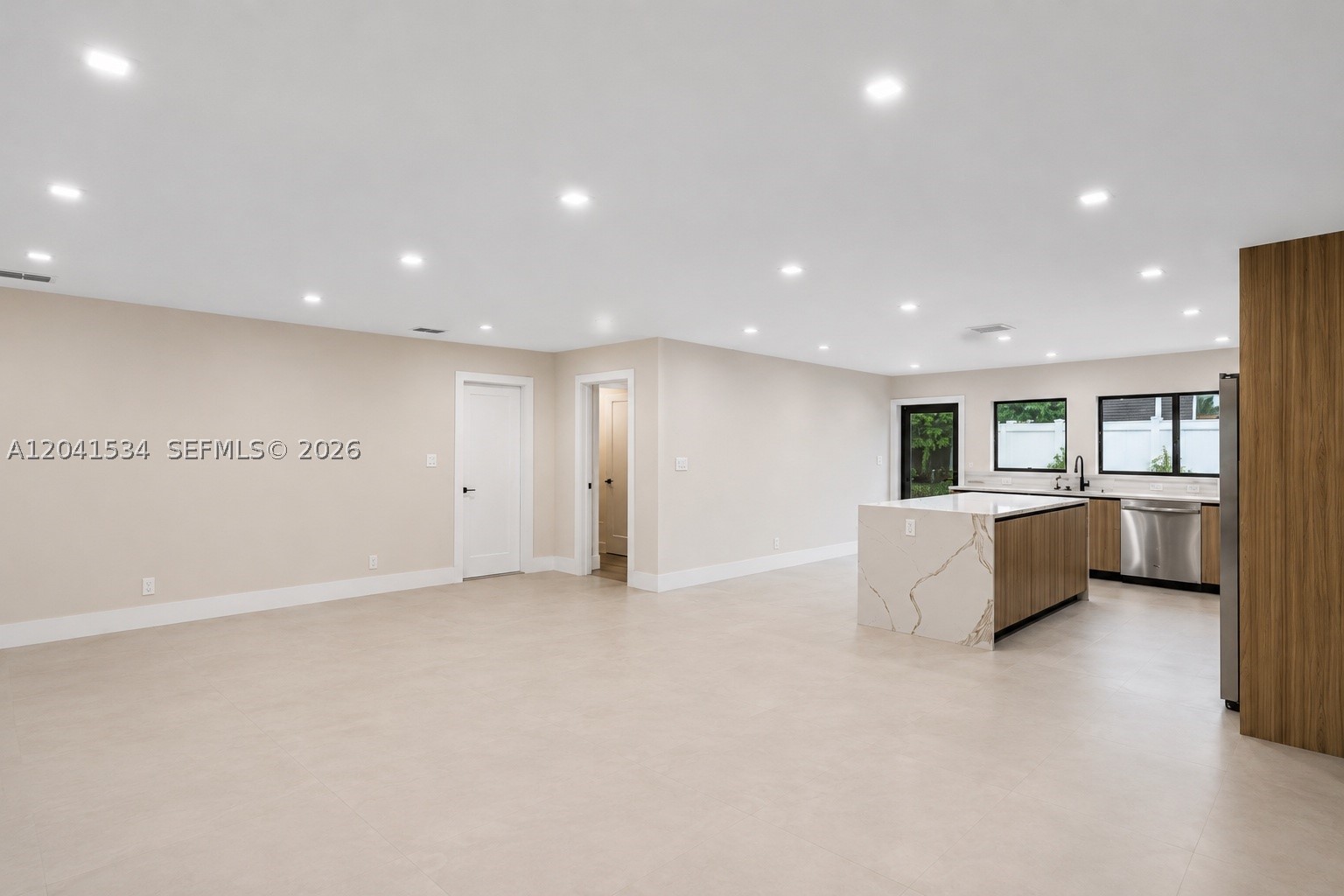 5718 NE 15th Ave Fort Lauderdale, FL 33334