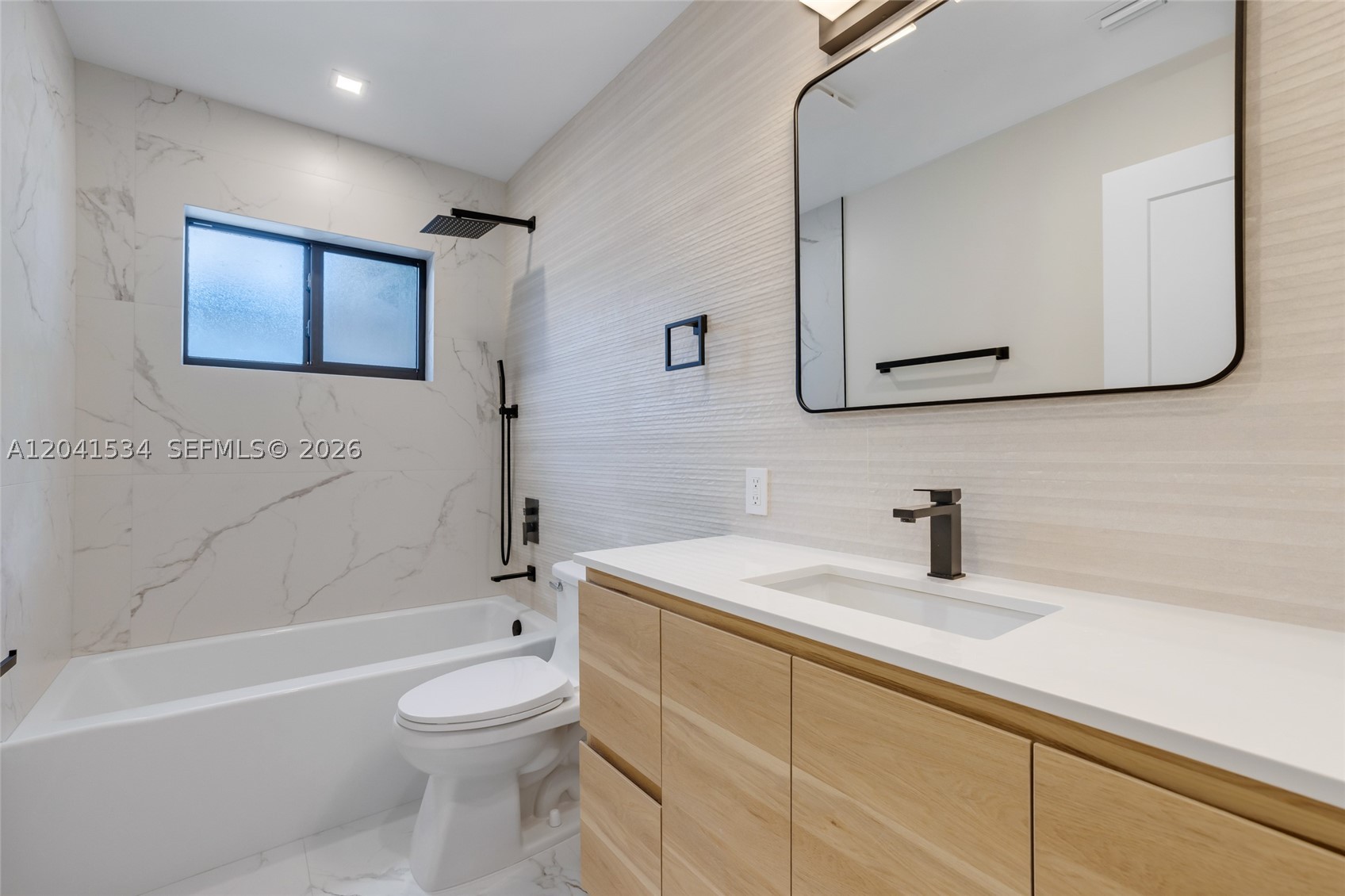 5718 NE 15th Ave Fort Lauderdale, FL 33334