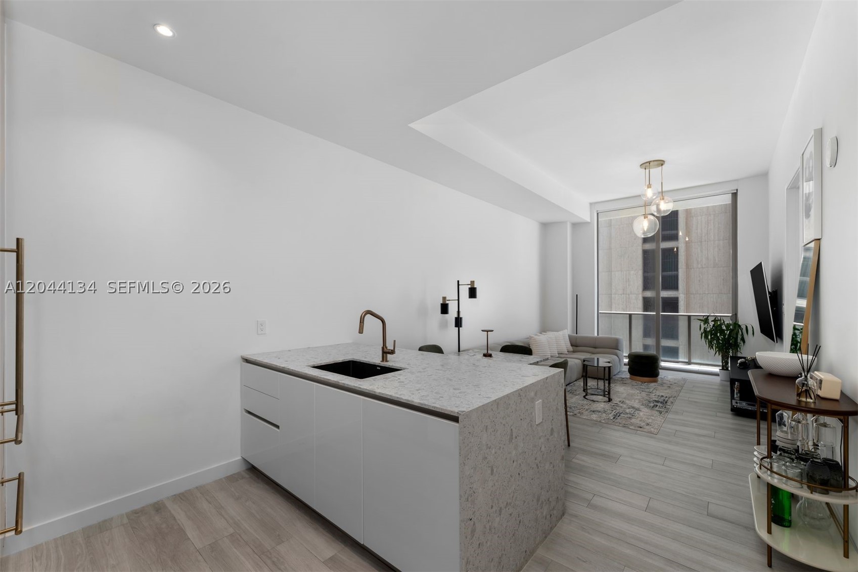 2655 S Bayshore Dr #908 Miami, FL 33133