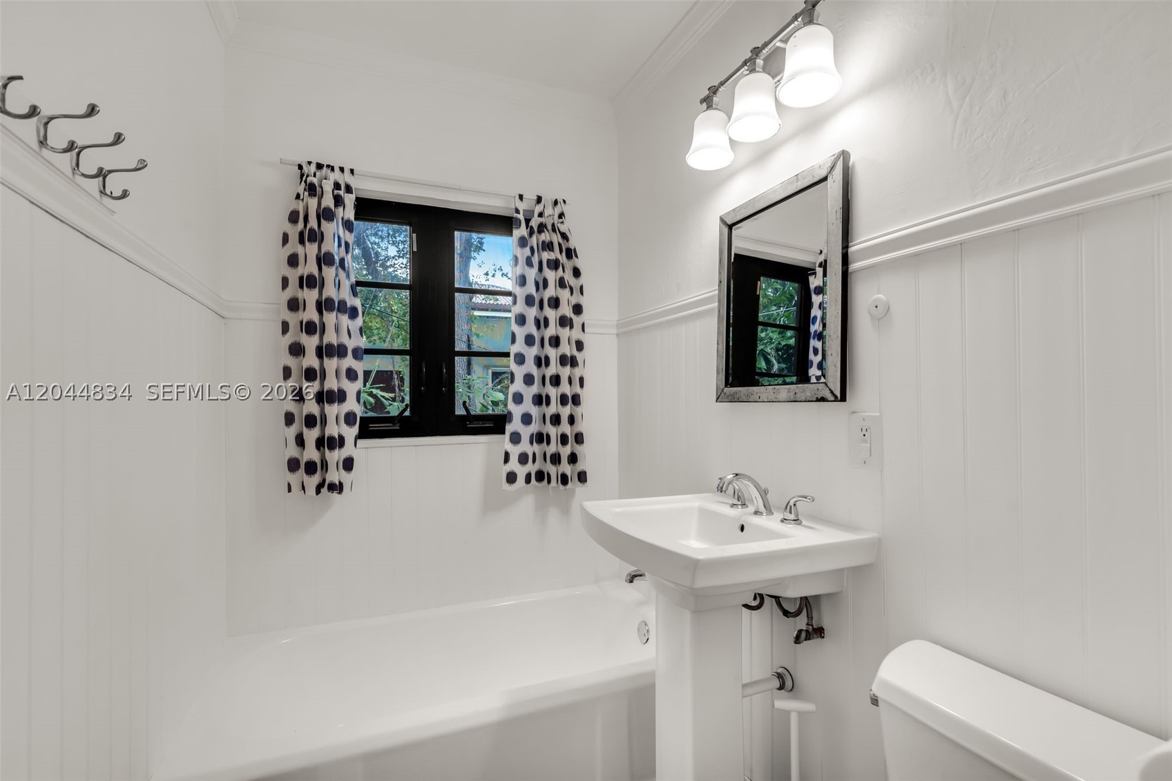5390 Sunset Dr Miami, FL 33143