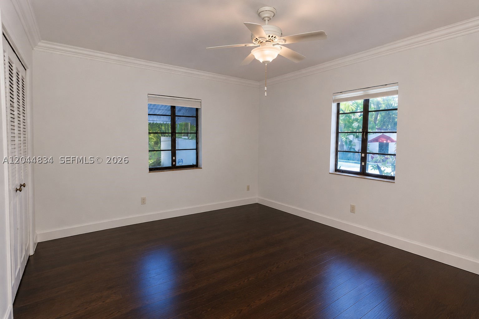 5390 Sunset Dr Miami, FL 33143