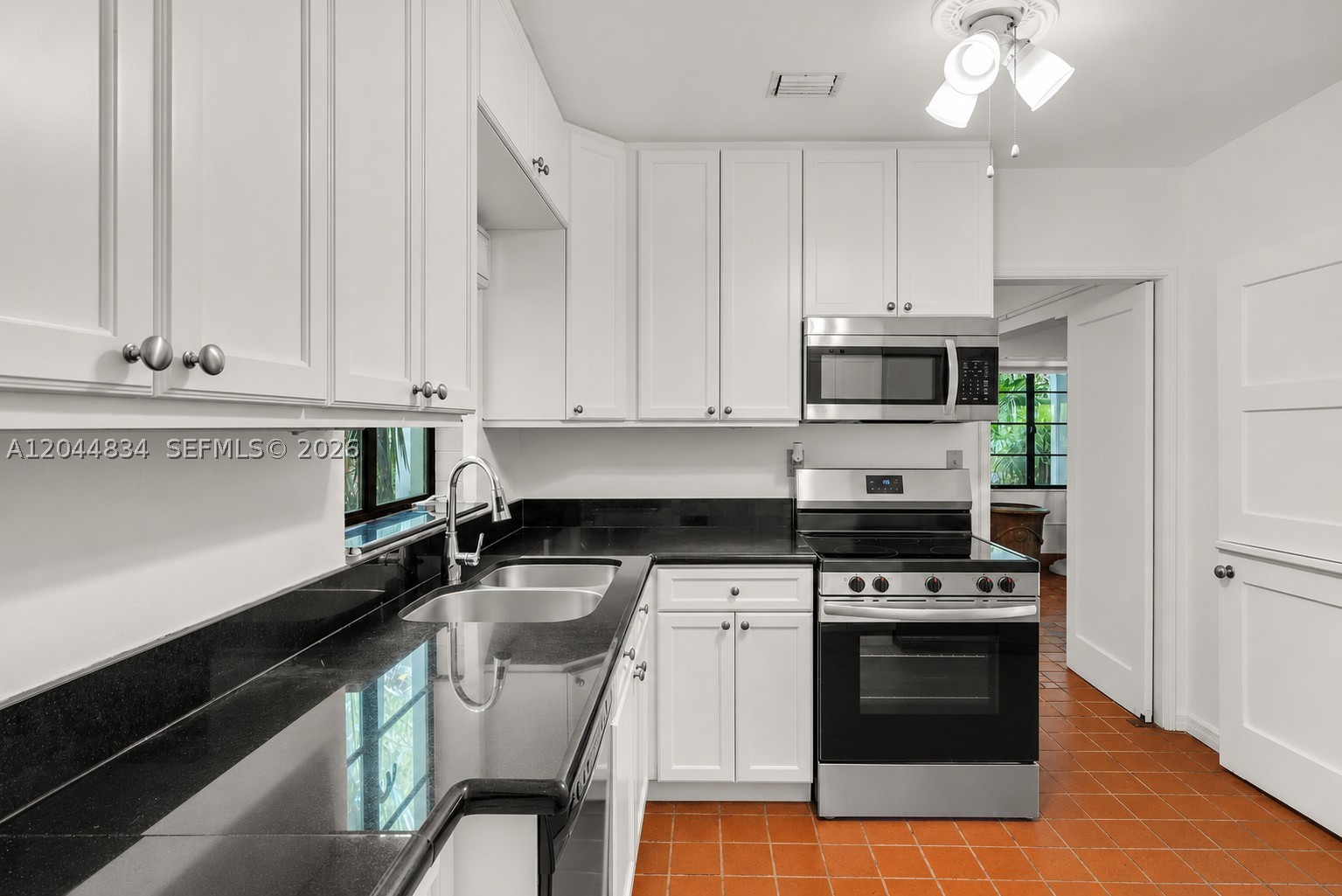 5390 Sunset Dr Miami, FL 33143