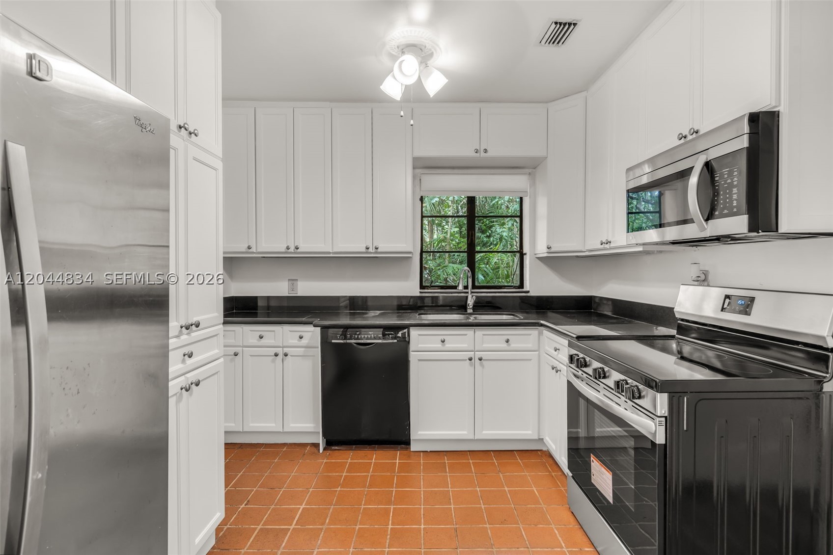 5390 Sunset Dr Miami, FL 33143