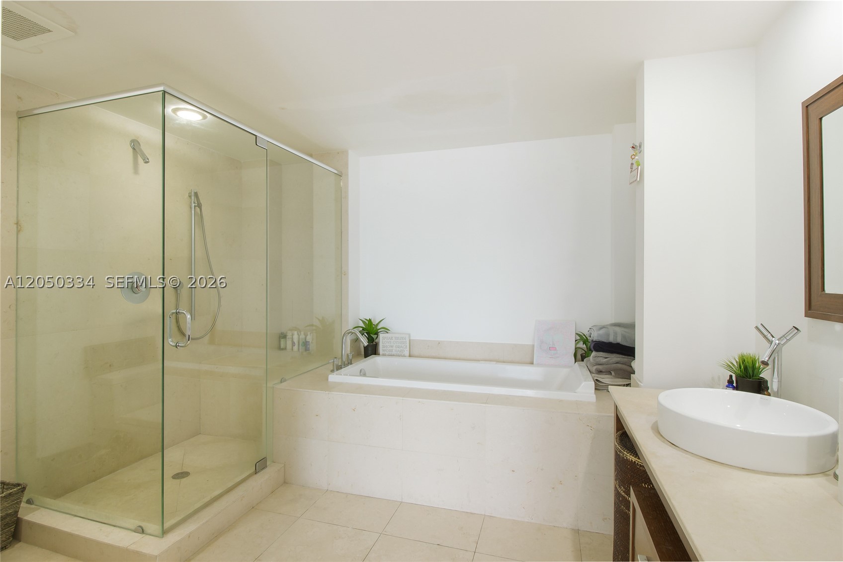 image Icon Brickell II8