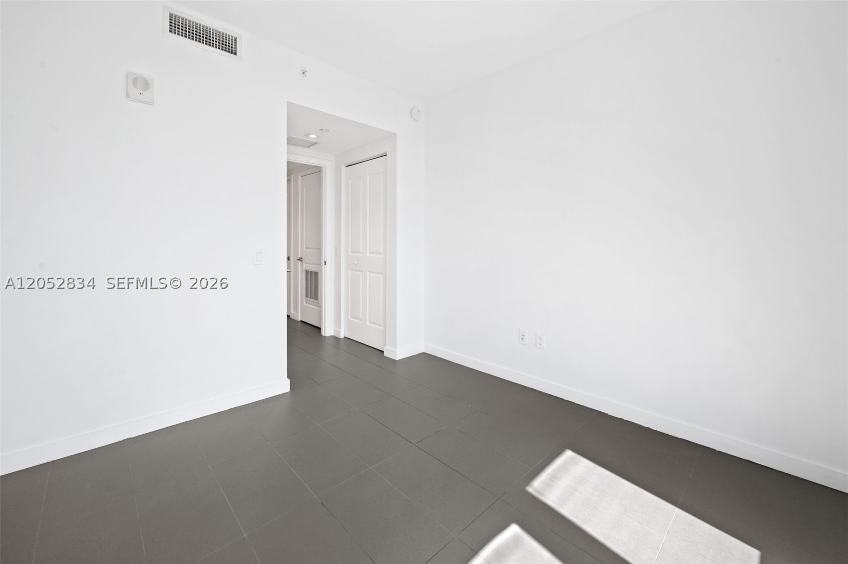 image Canvas18