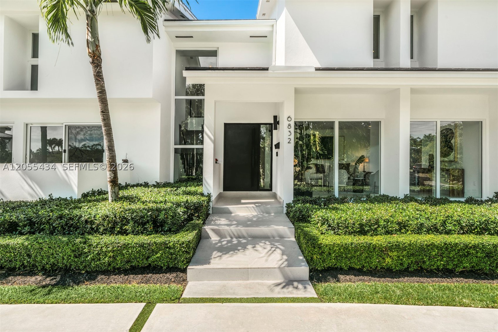 6832 Sunrise Ct Coral Gables, FL 33133