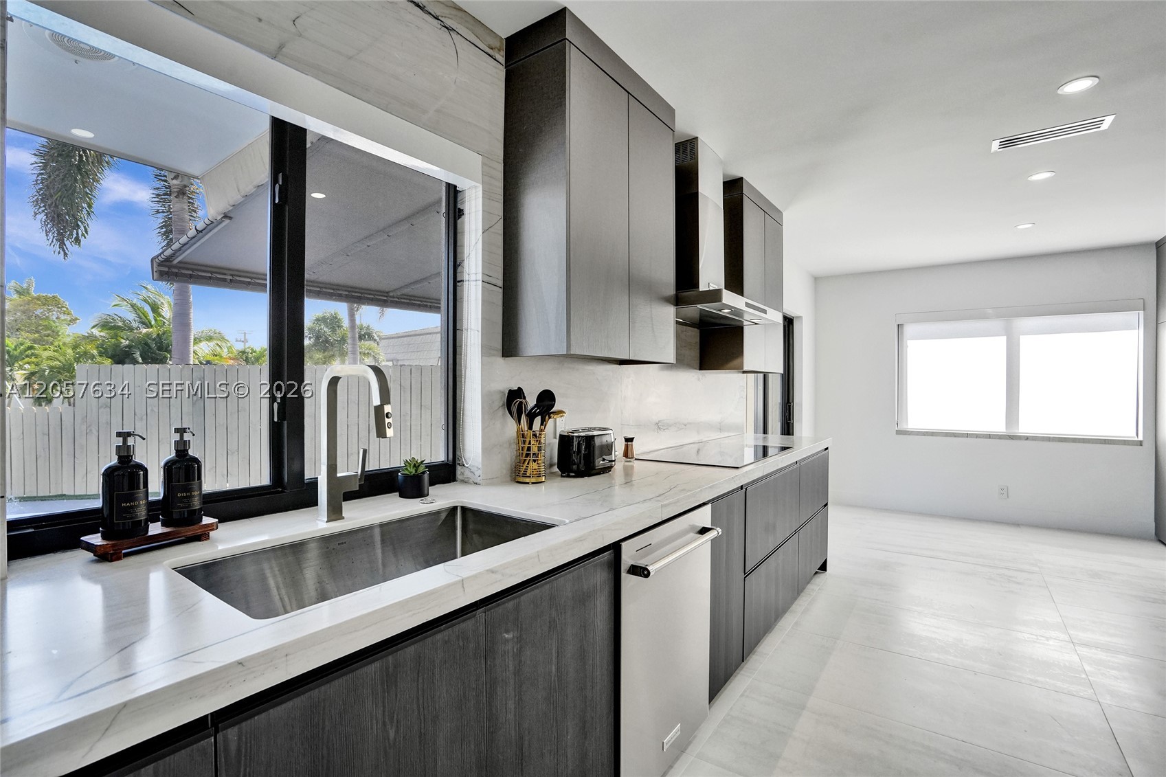 3010 NE 46th St Fort Lauderdale, FL 33308