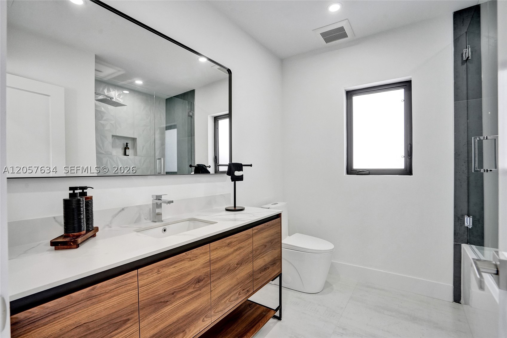 3010 NE 46th St Fort Lauderdale, FL 33308