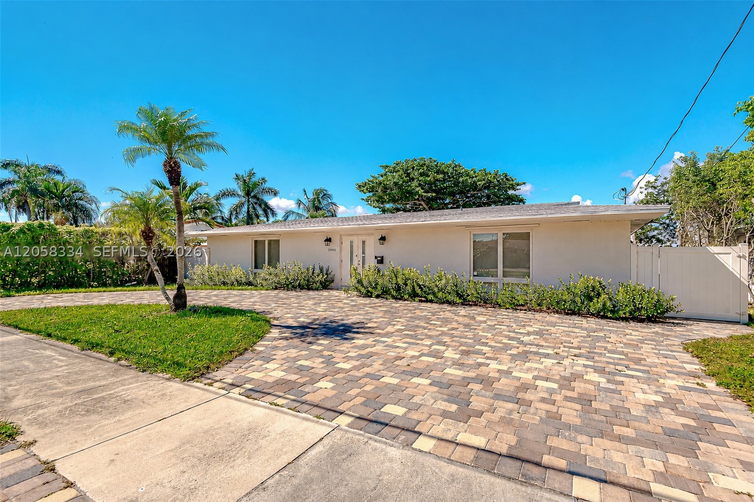 20950 NE 25th Ct Aventura, FL 33180