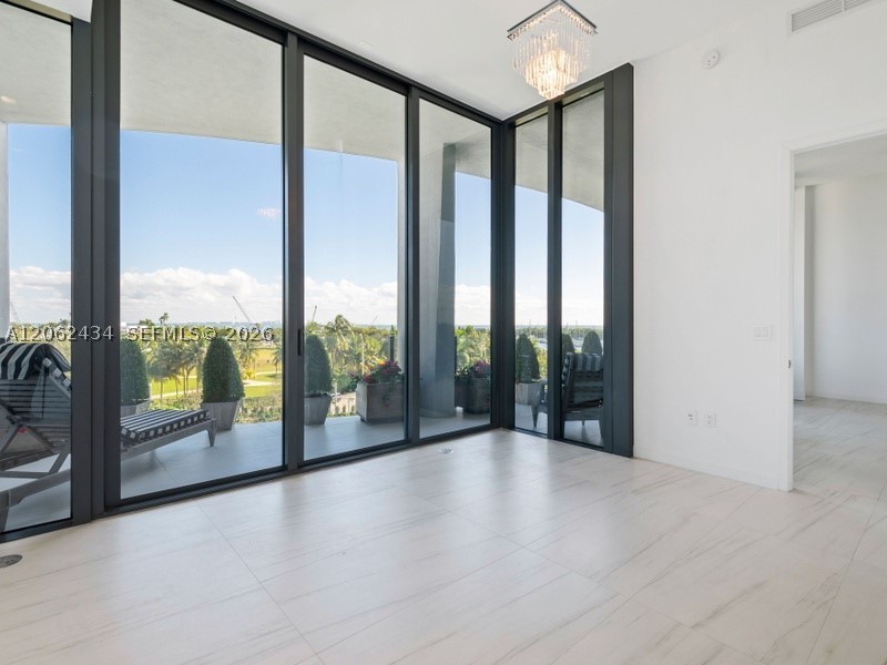 2811 S Bayshore Dr #5C Coconut Grove, FL 33133