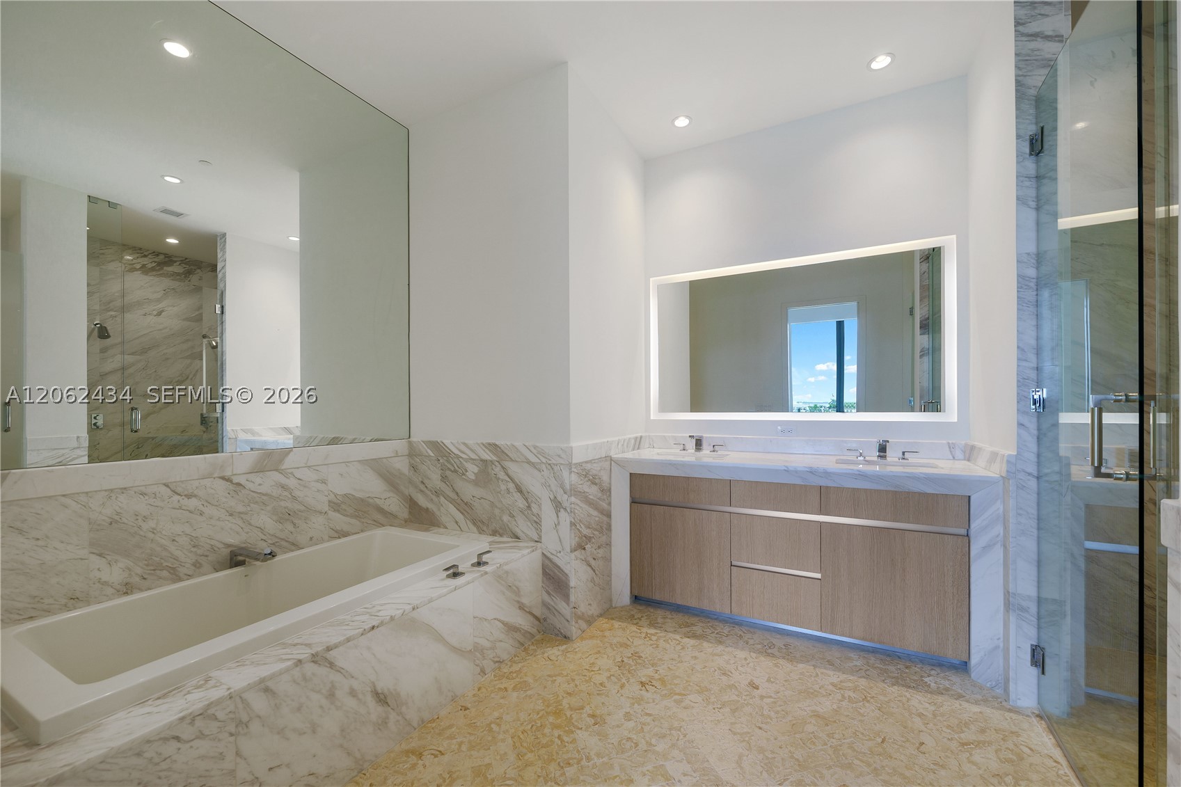 2811 S Bayshore Dr #5C Coconut Grove, FL 33133