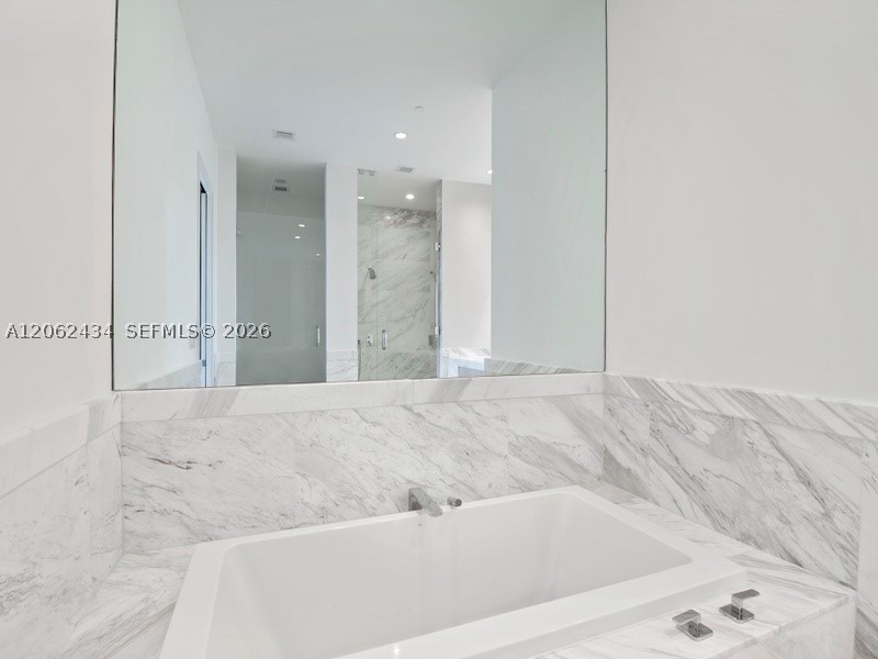 2811 S Bayshore Dr #5C Coconut Grove, FL 33133