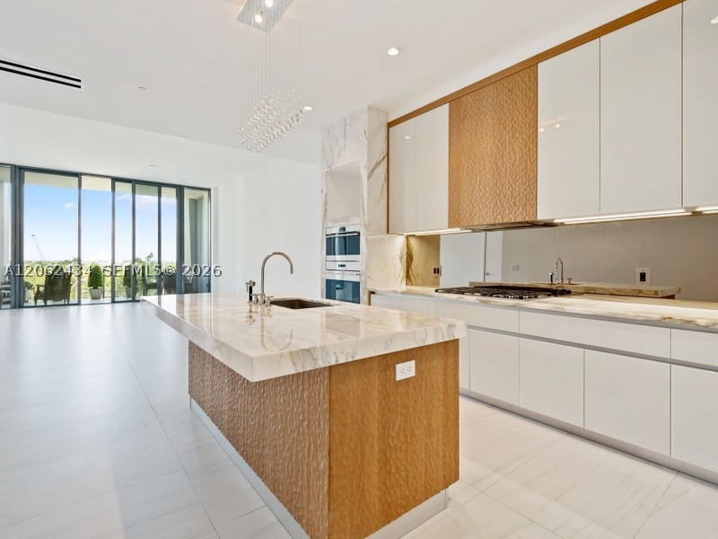 2811 S Bayshore Dr #5C Coconut Grove, FL 33133