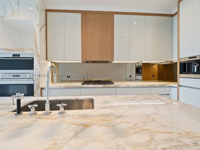 2811 S Bayshore Dr #5C Coconut Grove, FL 33133
