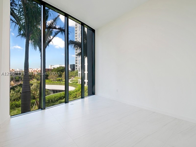 2811 S Bayshore Dr #5C Coconut Grove, FL 33133