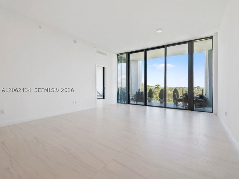 2811 S Bayshore Dr #5C Coconut Grove, FL 33133