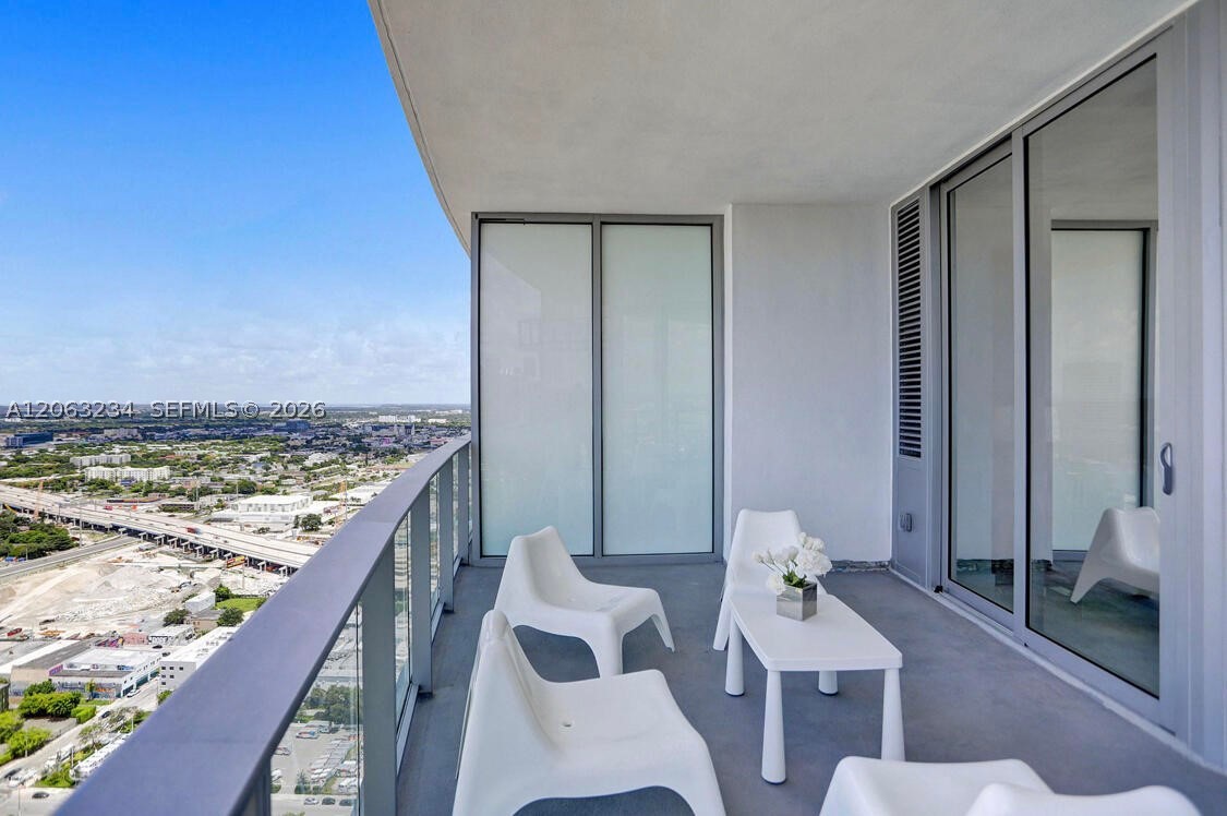image Paramount Miami Worldcenter9