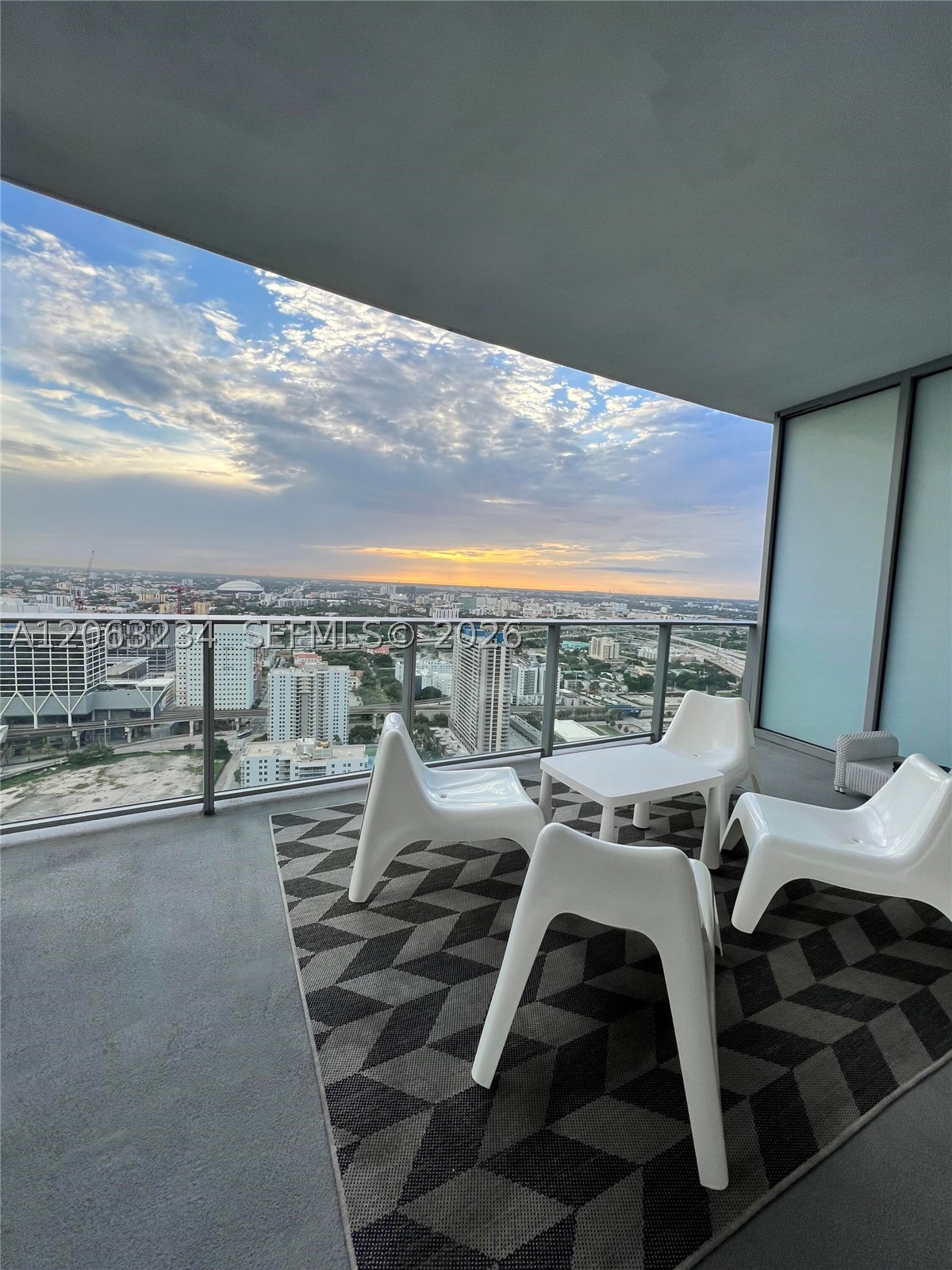 image Paramount Miami Worldcenter19