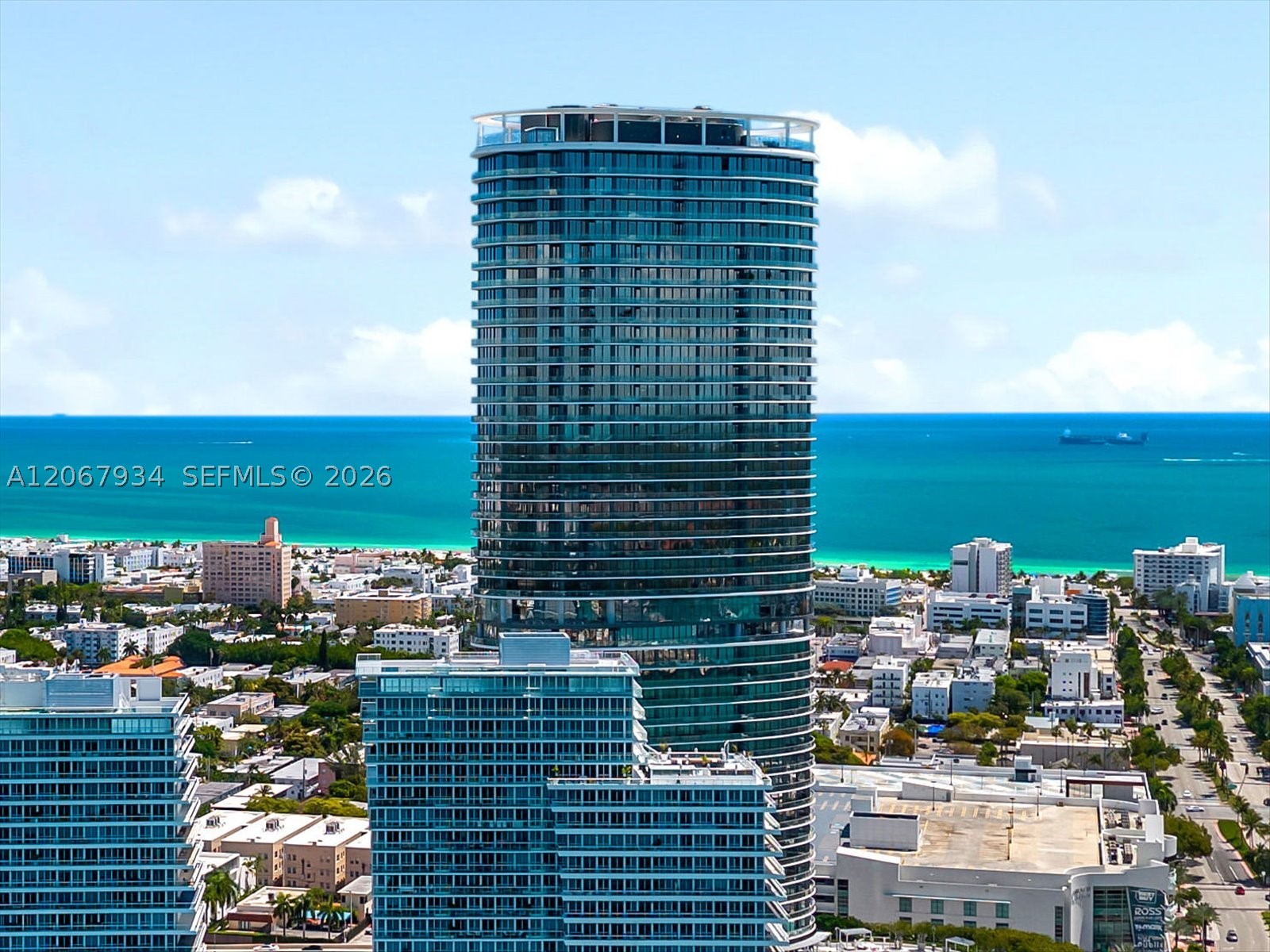 520 West Ave #2101