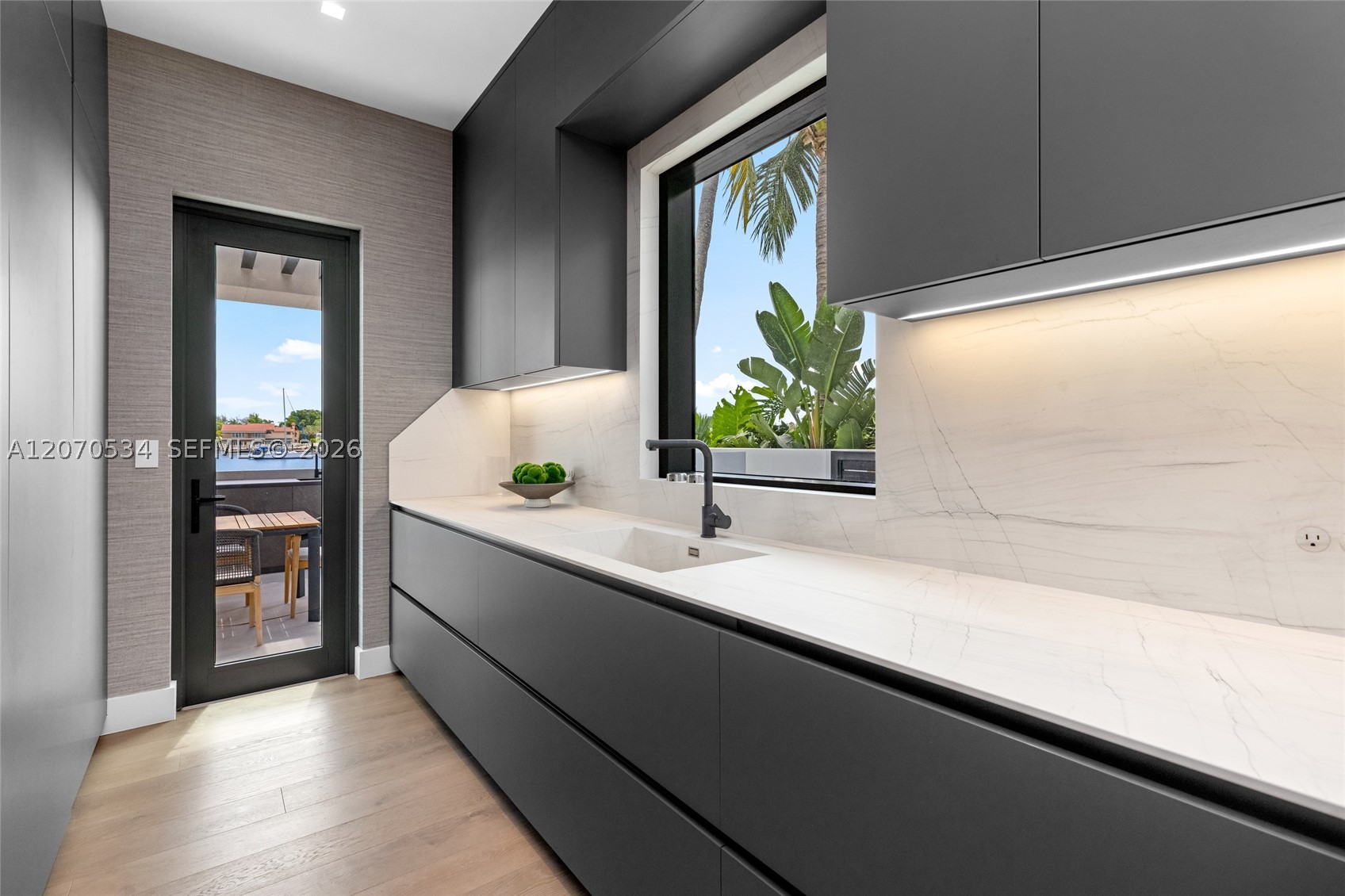 1400 W Lake Dr Fort Lauderdale, FL 33316
