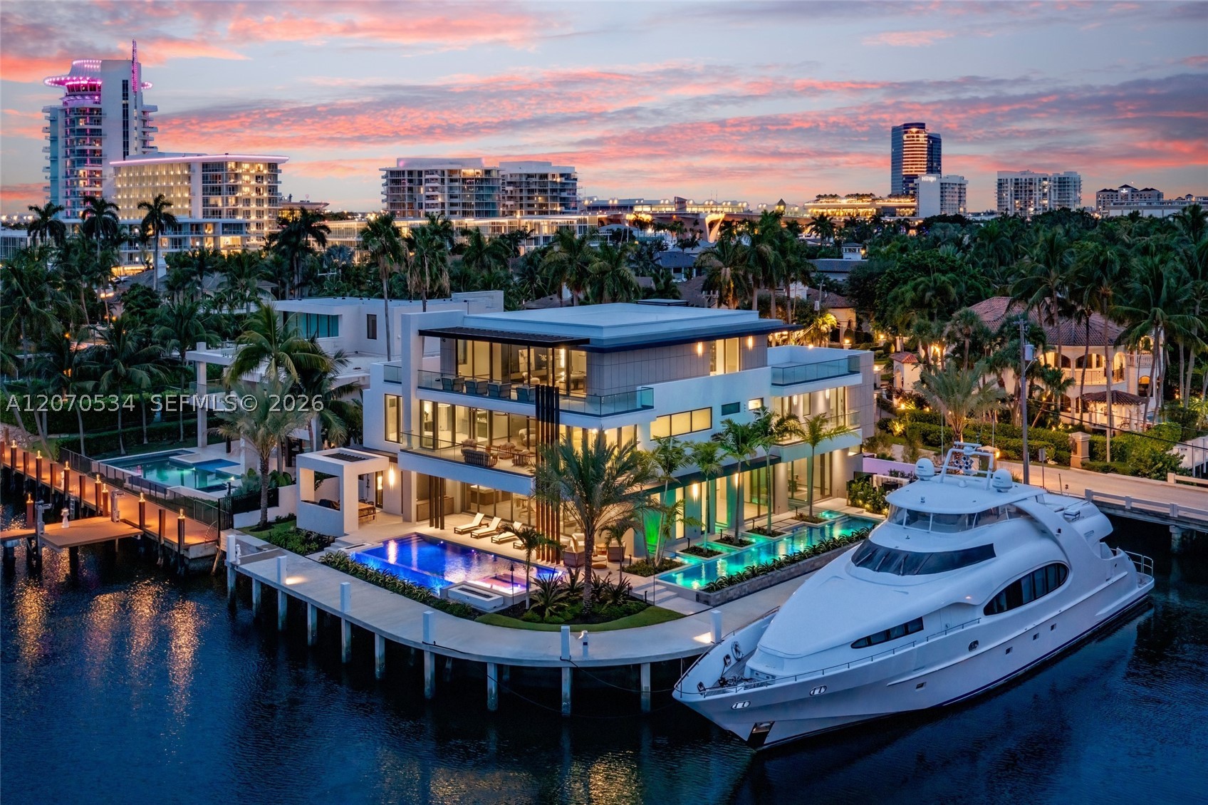 1400 W Lake Dr Fort Lauderdale, FL 33316