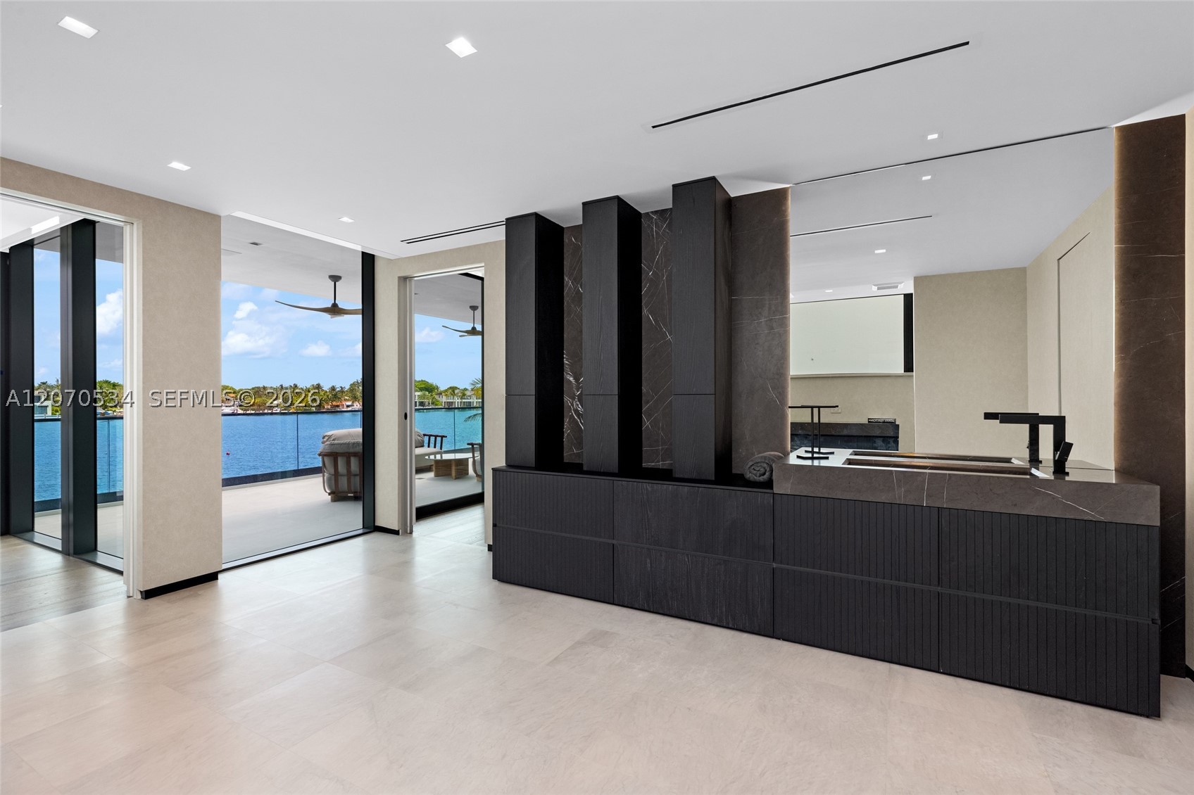 1400 W Lake Dr Fort Lauderdale, FL 33316