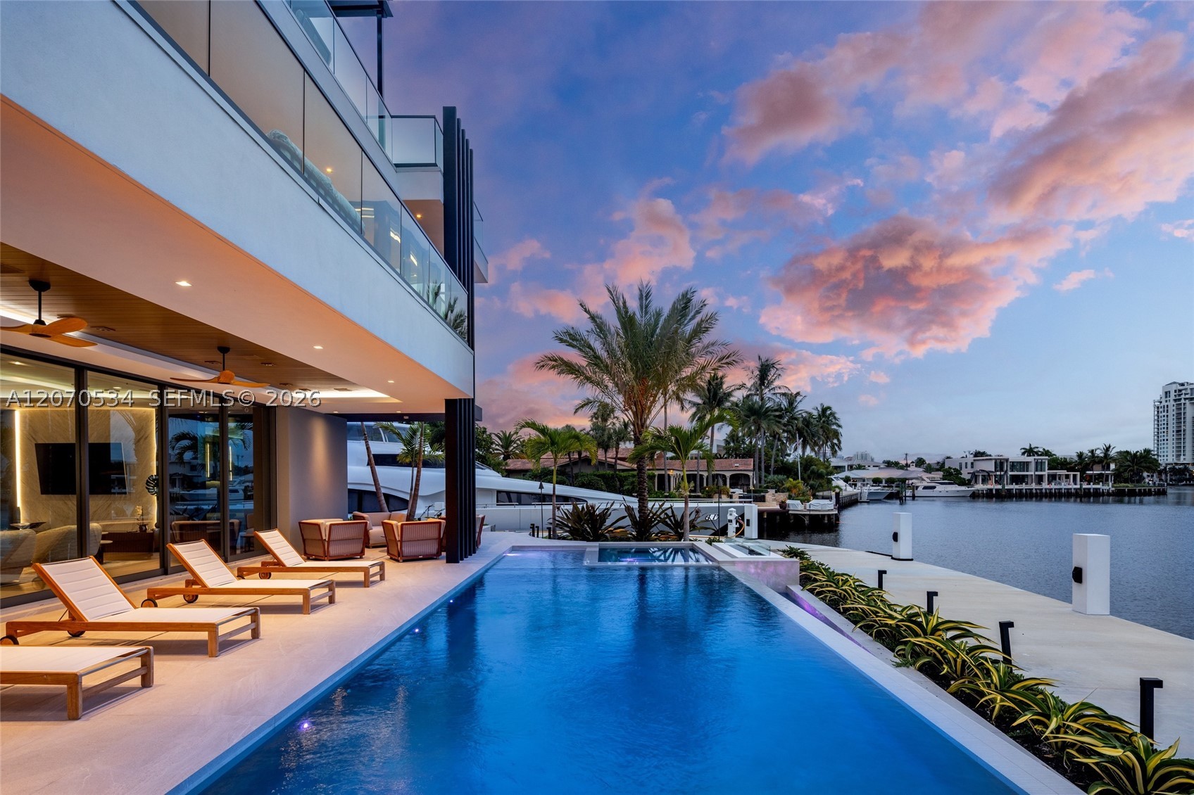 1400 W Lake Dr Fort Lauderdale, FL 33316