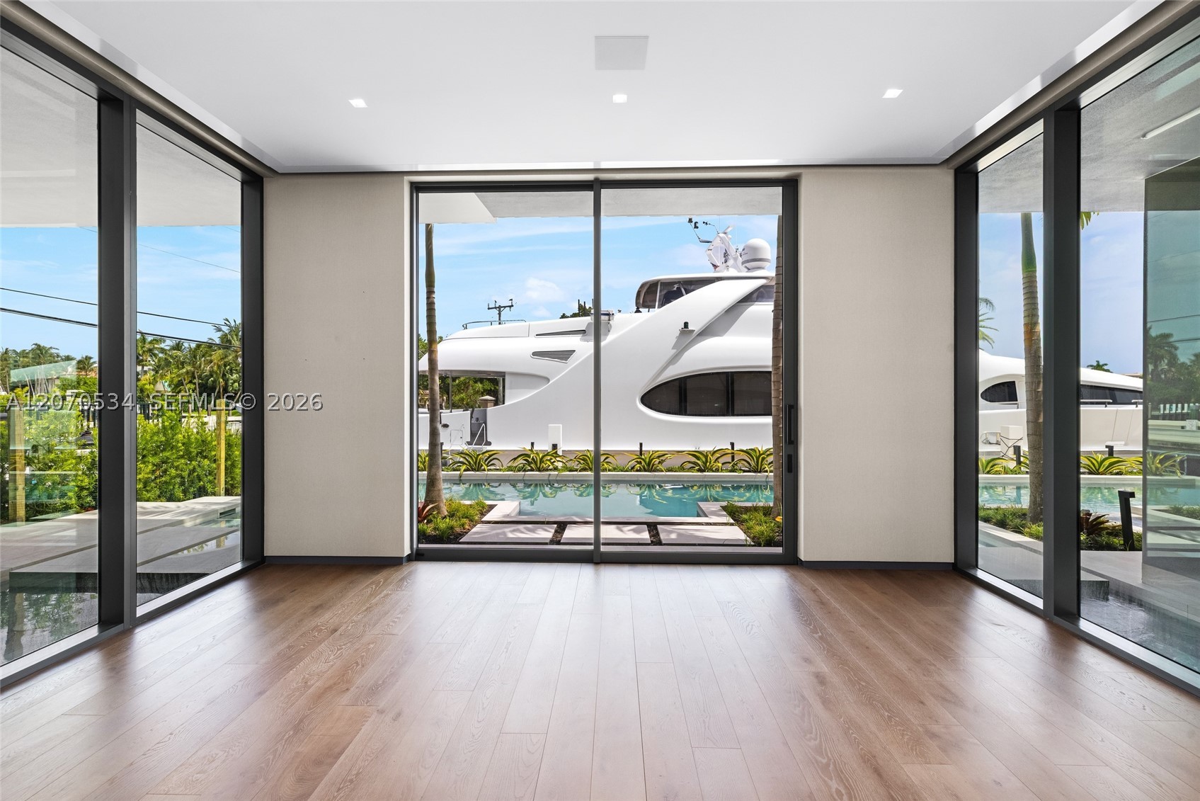 1400 W Lake Dr Fort Lauderdale, FL 33316