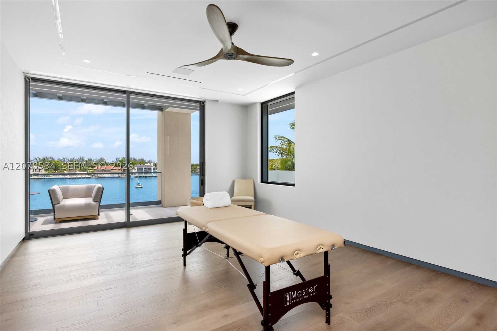 1400 W Lake Dr Fort Lauderdale, FL 33316