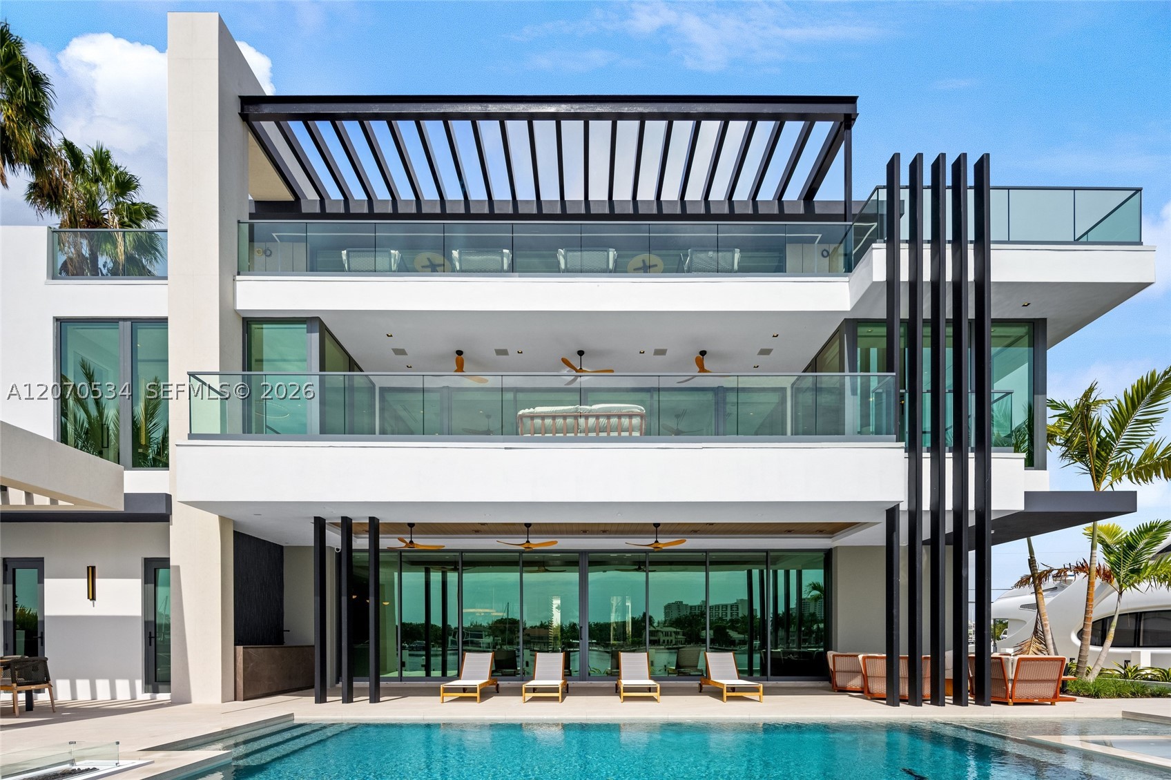 1400 W Lake Dr Fort Lauderdale, FL 33316
