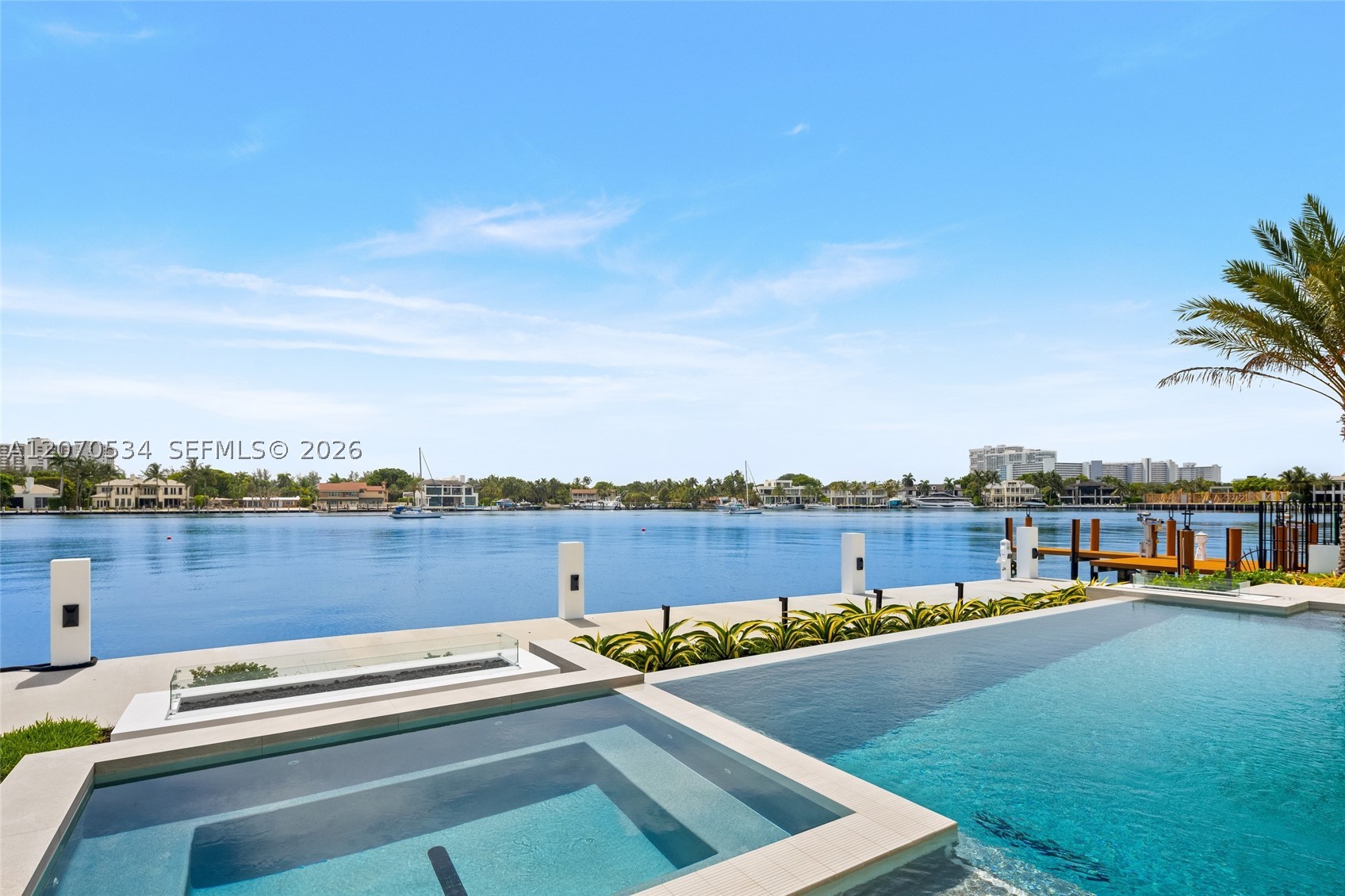 1400 W Lake Dr Fort Lauderdale, FL 33316