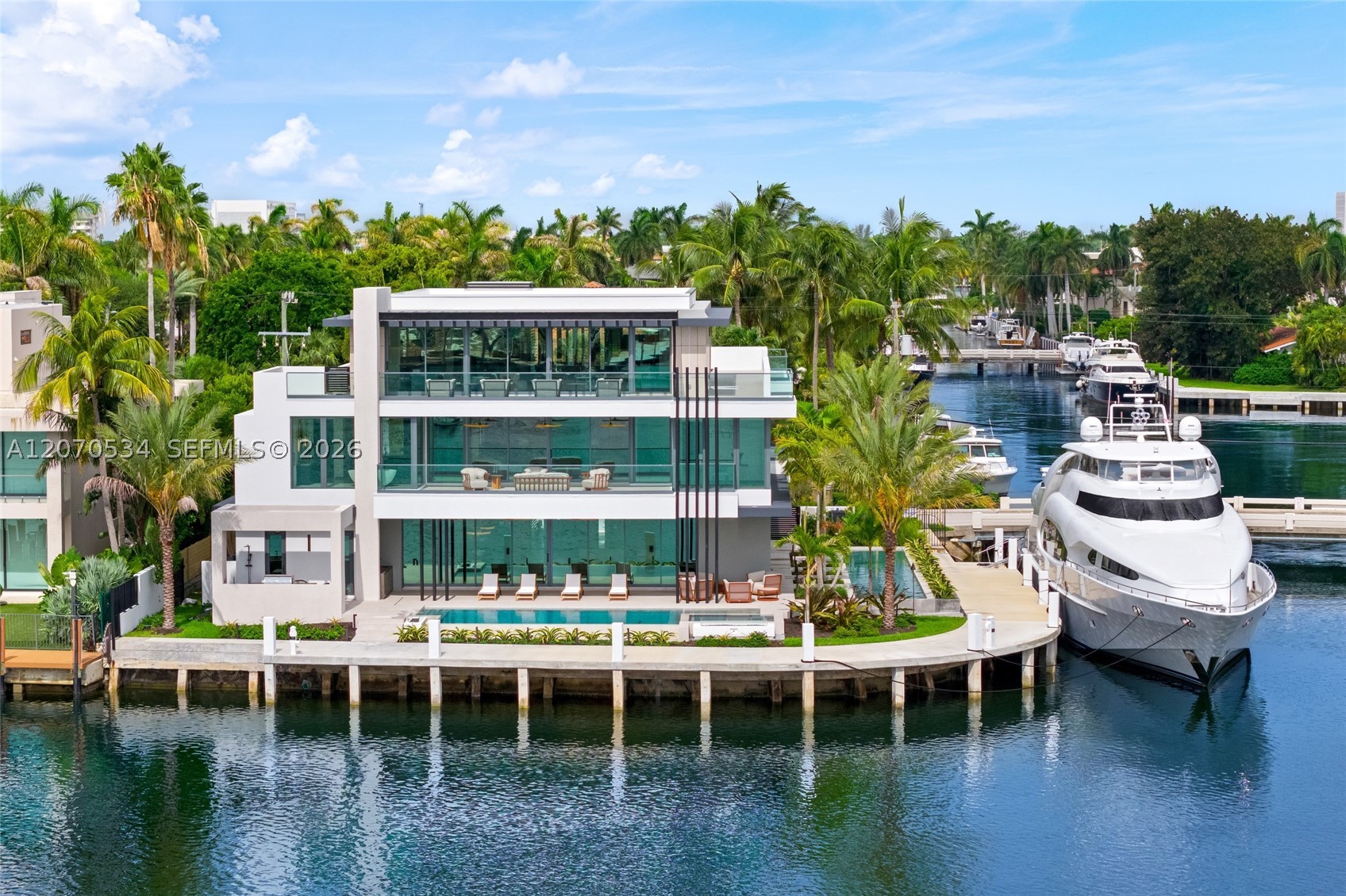 1400 W Lake Dr Fort Lauderdale, FL 33316