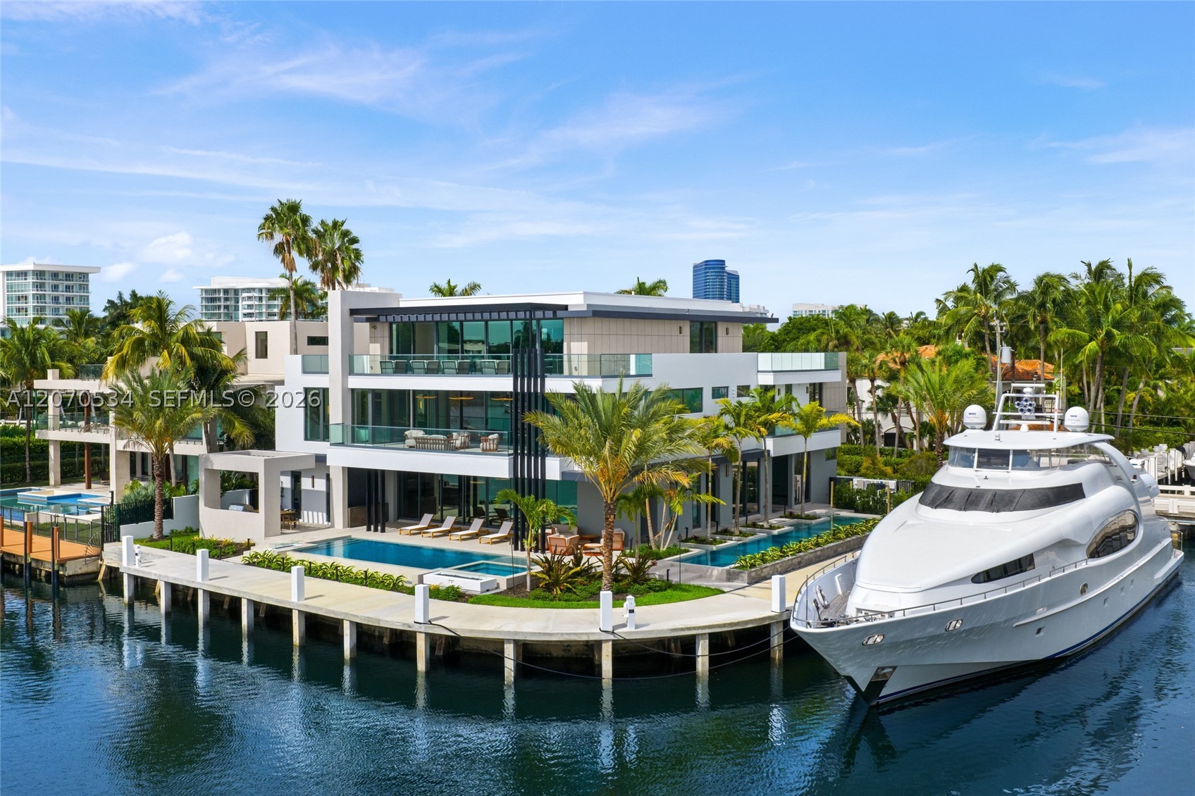 1400 W Lake Dr Fort Lauderdale, FL 33316