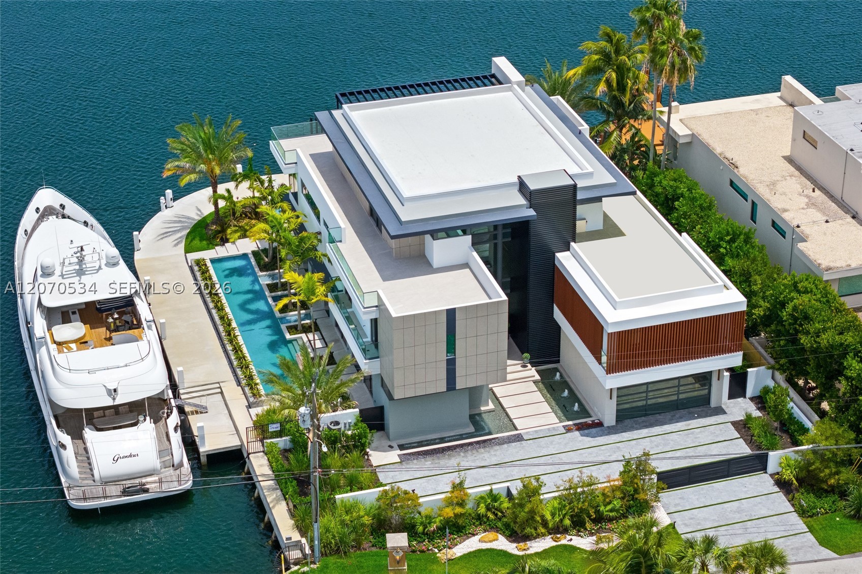 1400 W Lake Dr Fort Lauderdale, FL 33316