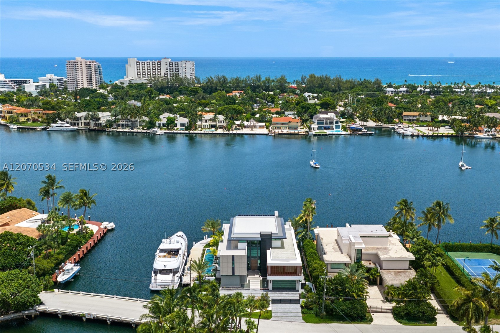 1400 W Lake Dr Fort Lauderdale, FL 33316
