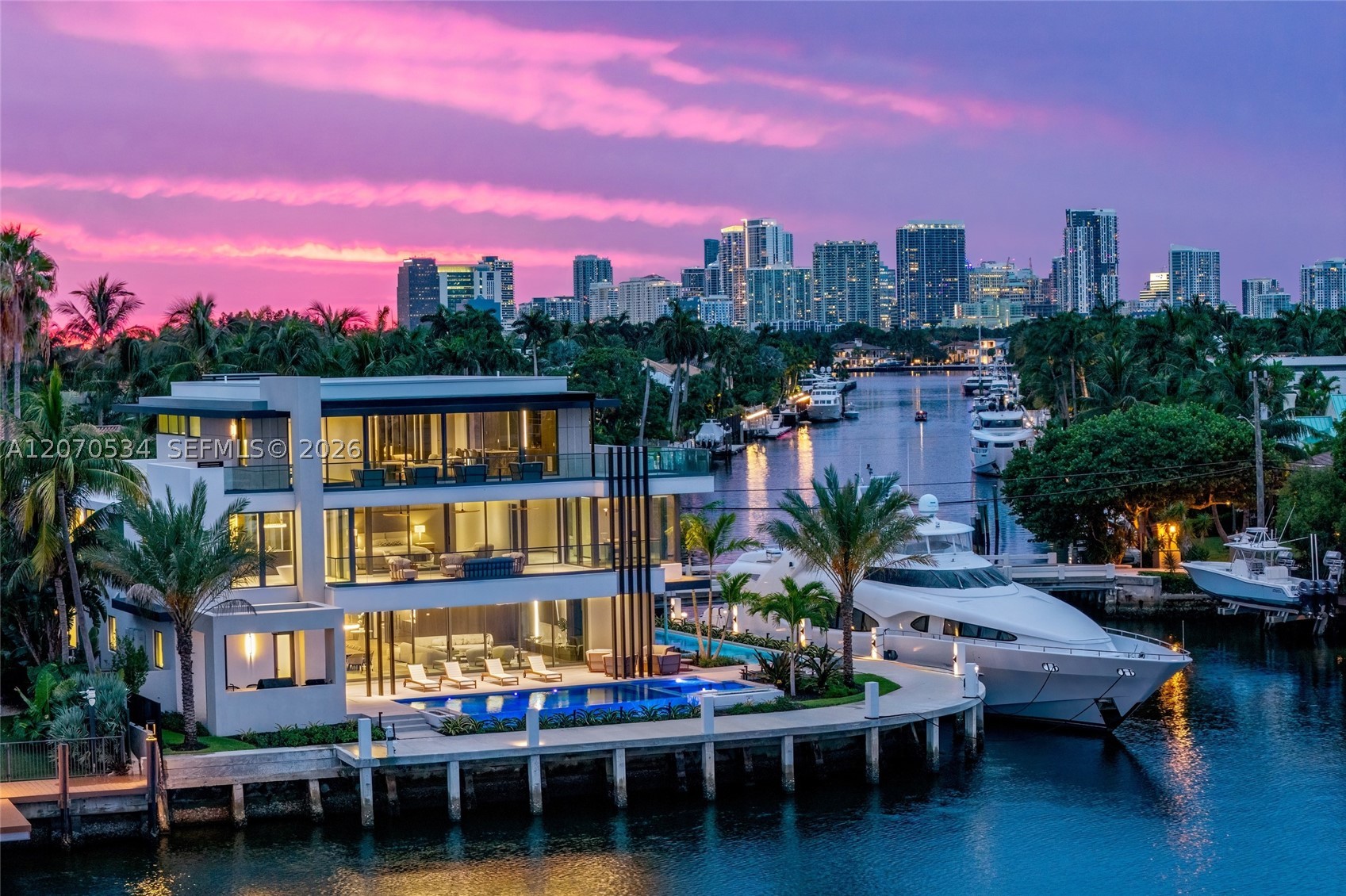 1400 W Lake Dr Fort Lauderdale, FL 33316
