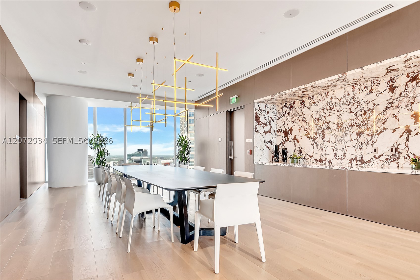 image Aston Martin Residences43