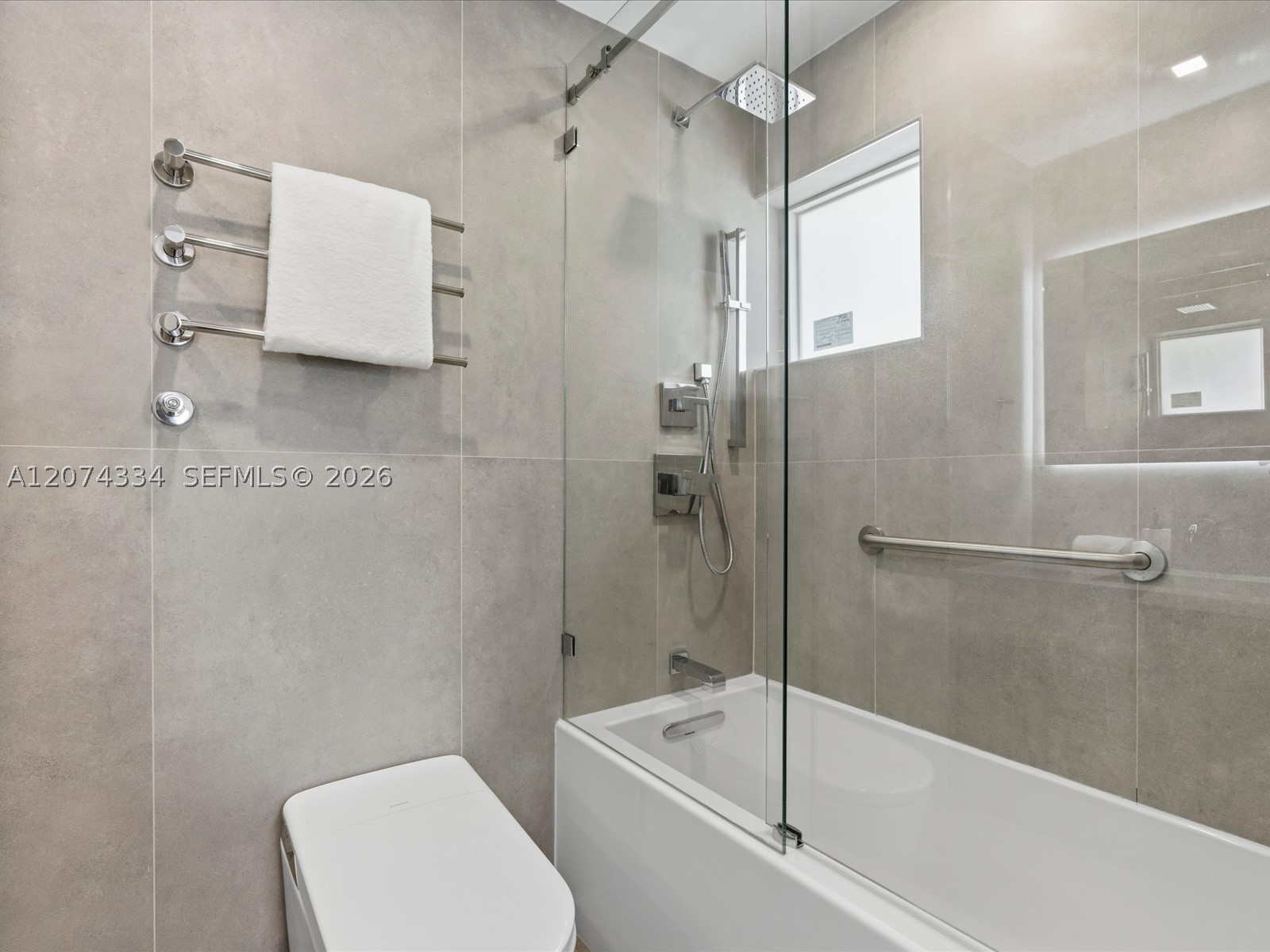 2945 Bridgeport Ave #E Coconut Grove, FL 33133