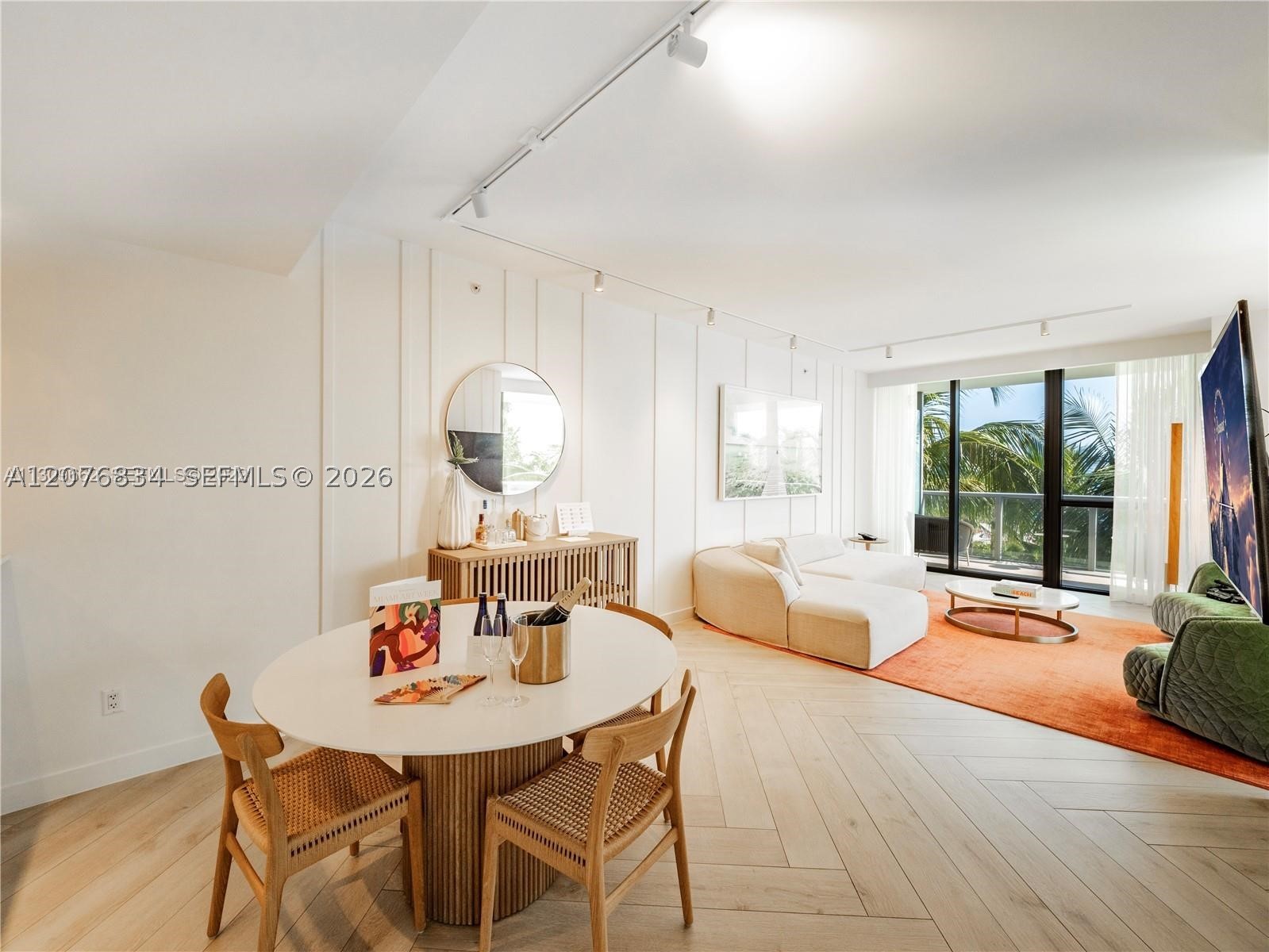 2201 Collins Ave #428 Miami Beach, FL 33139