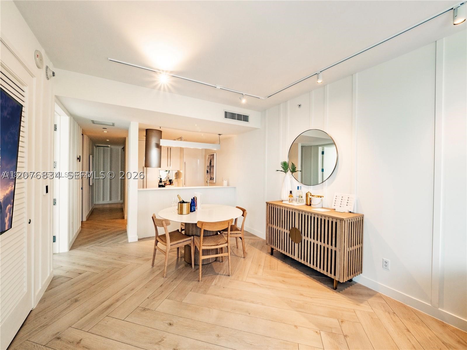 2201 Collins Ave #428 Miami Beach, FL 33139