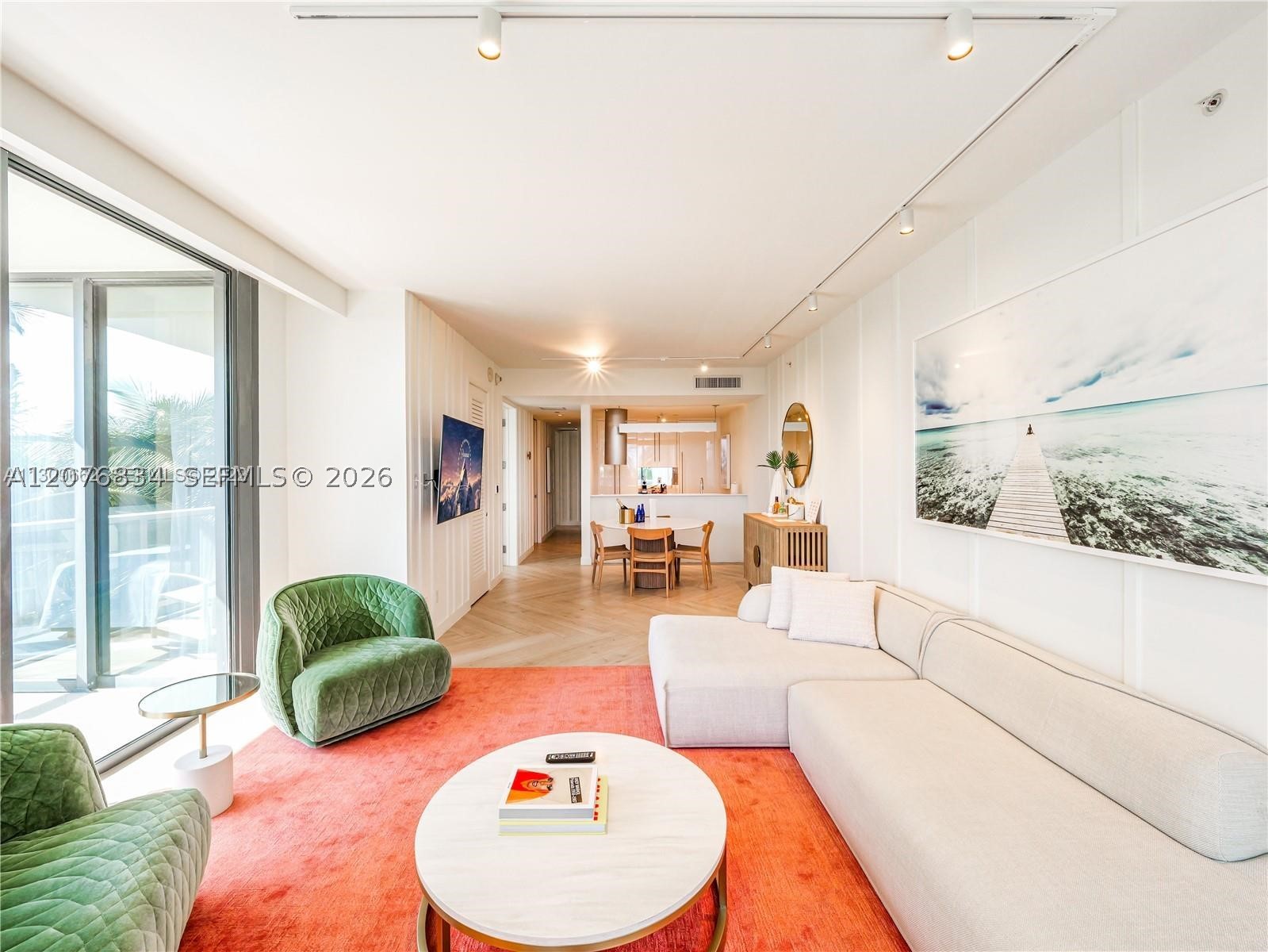 2201 Collins Ave #428 Miami Beach, FL 33139
