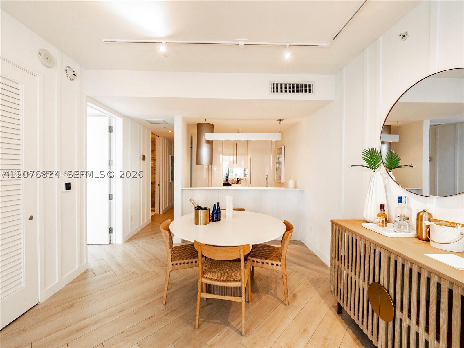 2201 Collins Ave #428 Miami Beach, FL 33139