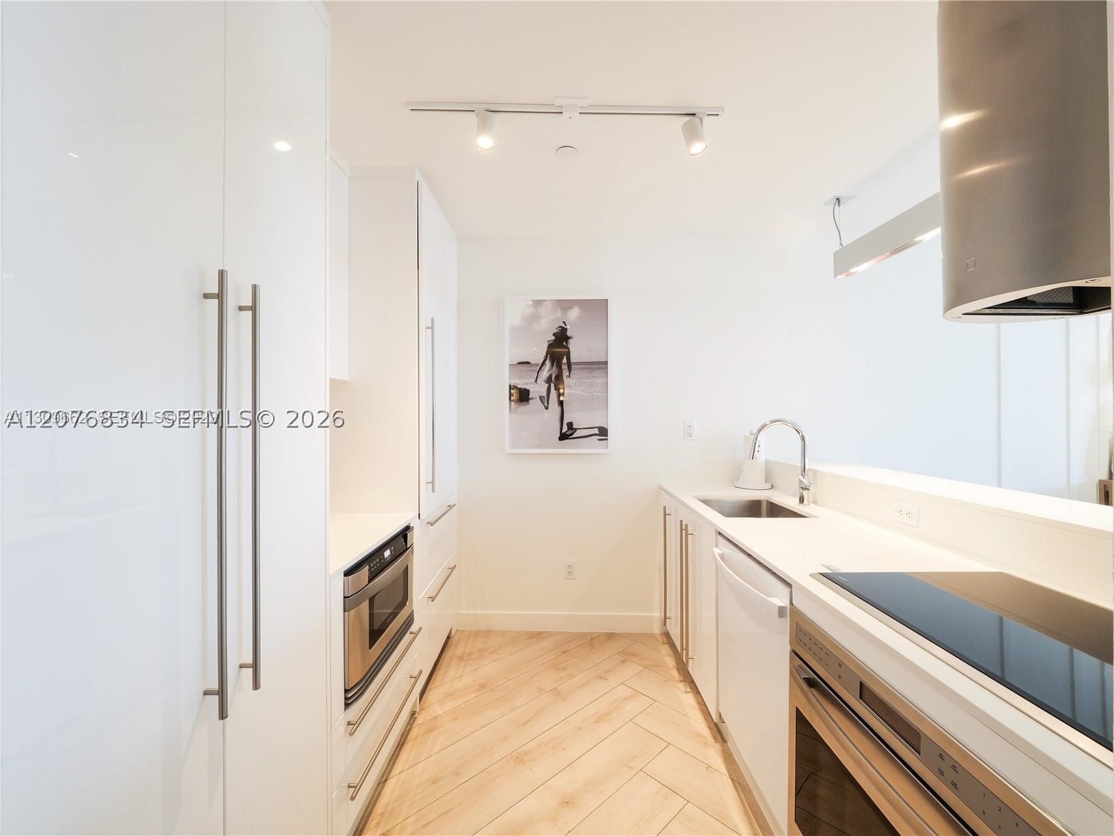 2201 Collins Ave #428 Miami Beach, FL 33139