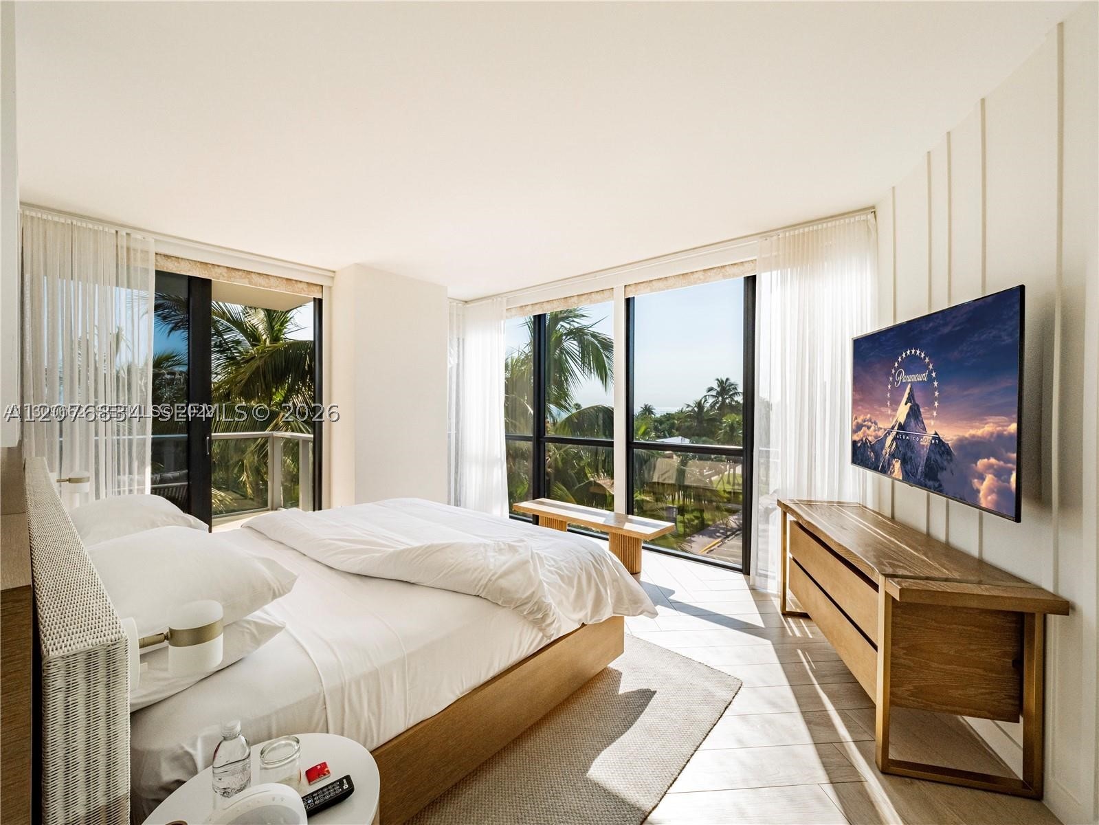 2201 Collins Ave #428 Miami Beach, FL 33139