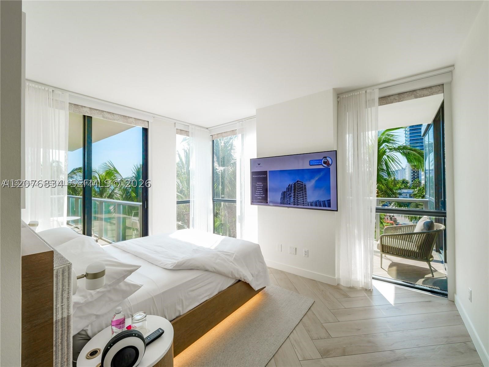 2201 Collins Ave #428 Miami Beach, FL 33139