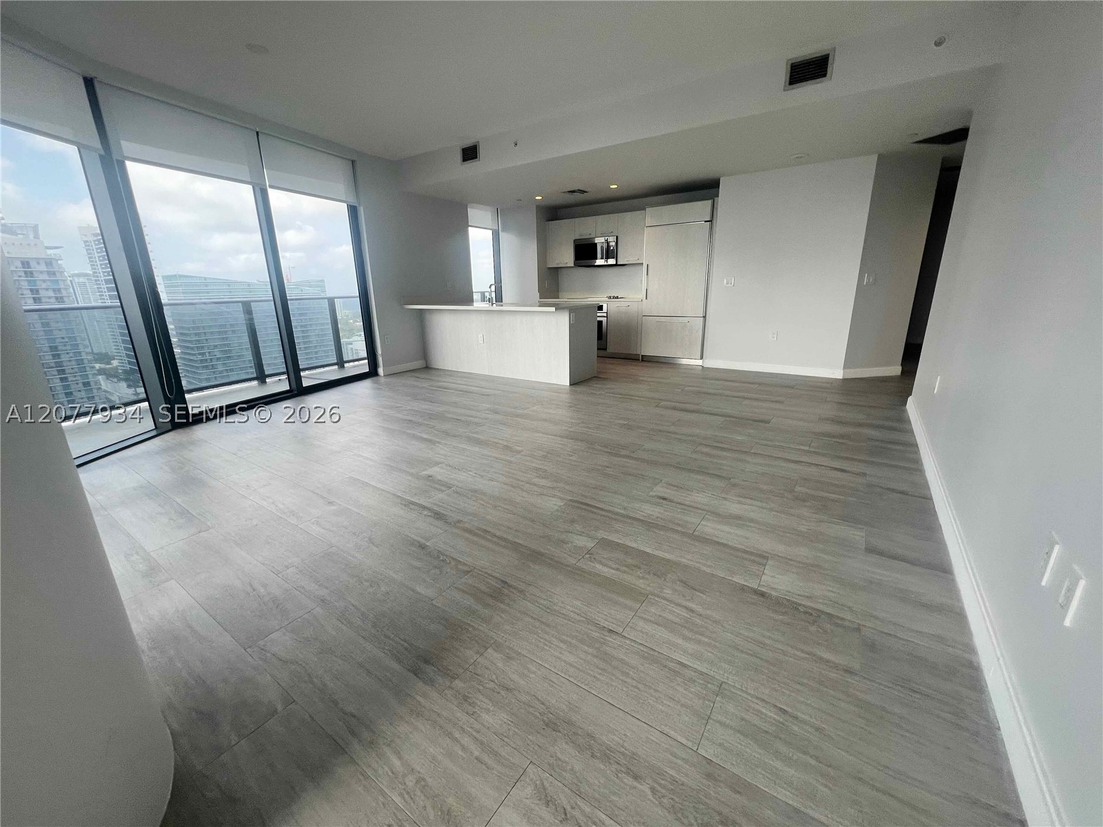 image Brickell Heights East10